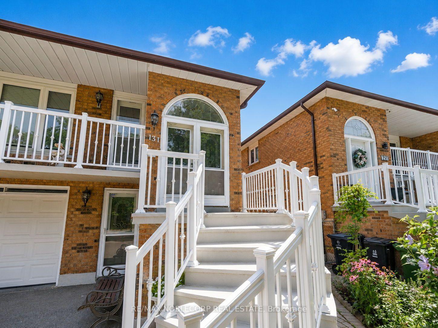 Photo 5 of 131 Yatescastle Drive, North York, Glenfield-Jane Heights — HOMEH