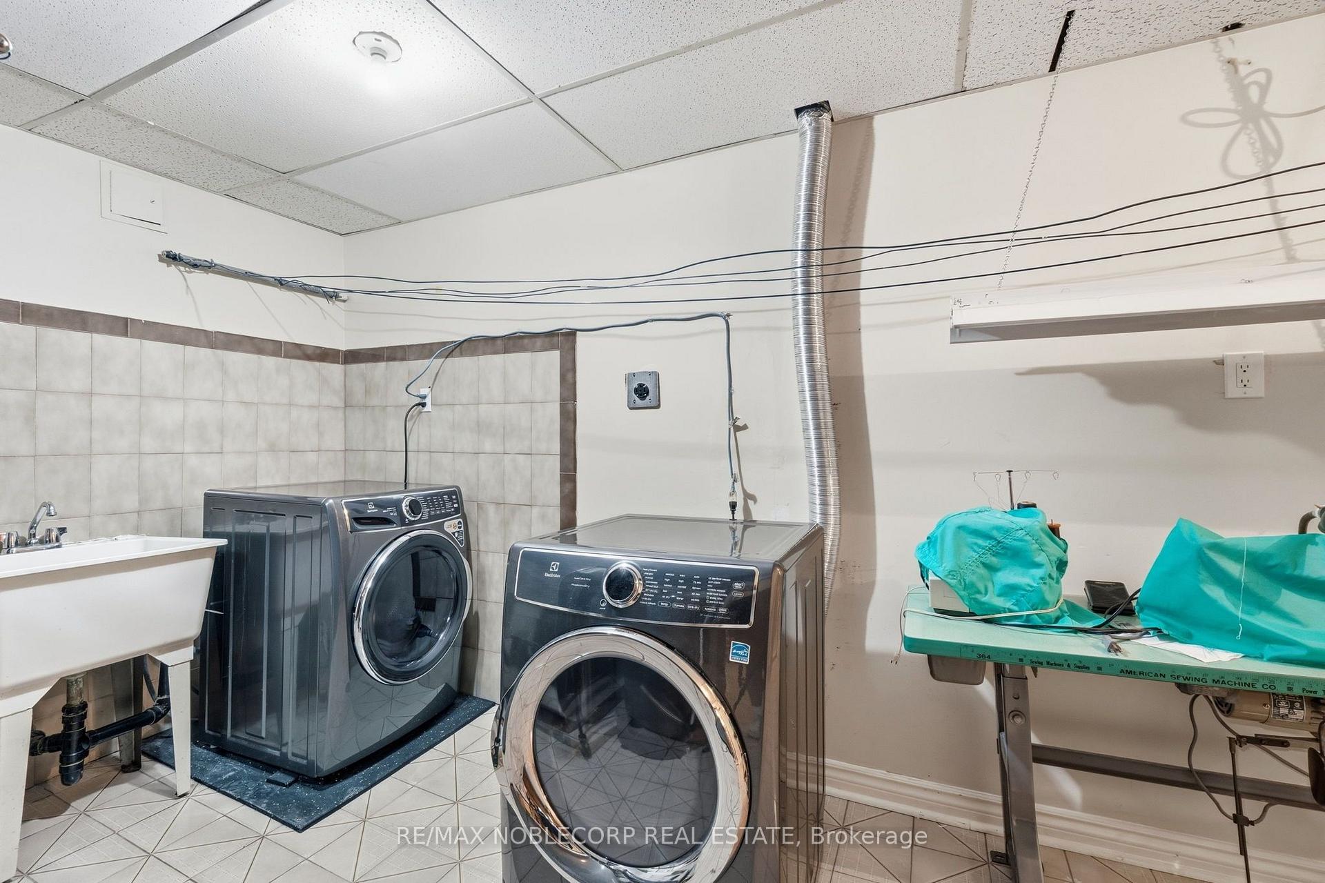Photo 25 of 131 Yatescastle Drive, North York, Glenfield-Jane Heights — HOMEH