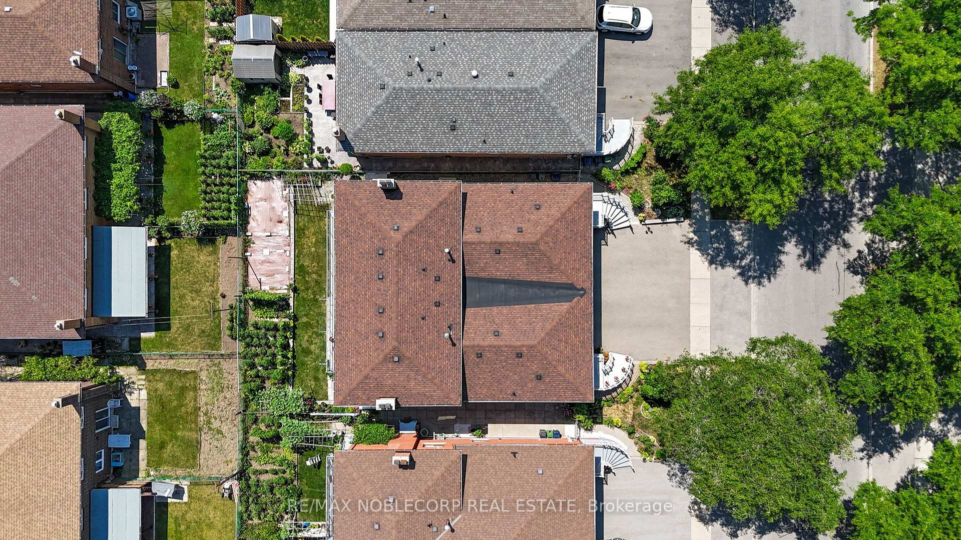 Photo 31 of 131 Yatescastle Drive, North York, Glenfield-Jane Heights — HOMEH