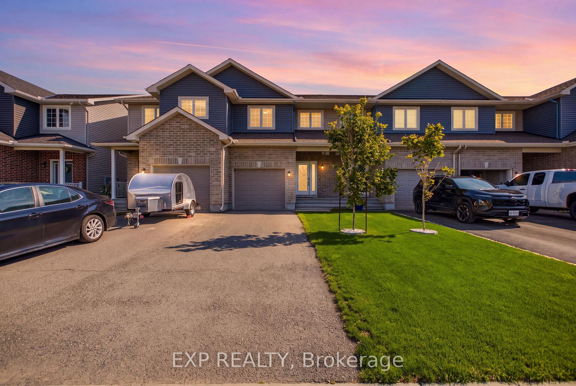 Photo 2 of 42 Vimy Ridge Crescent, Arnprior, Arnprior — HOMEH