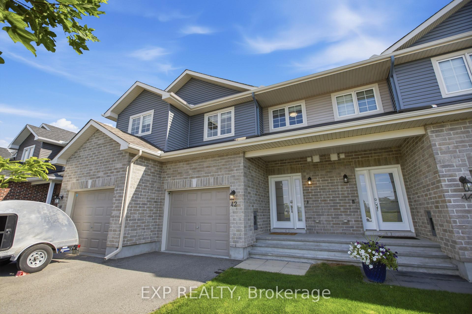 Photo 3 of 42 Vimy Ridge Crescent, Arnprior, Arnprior — HOMEH