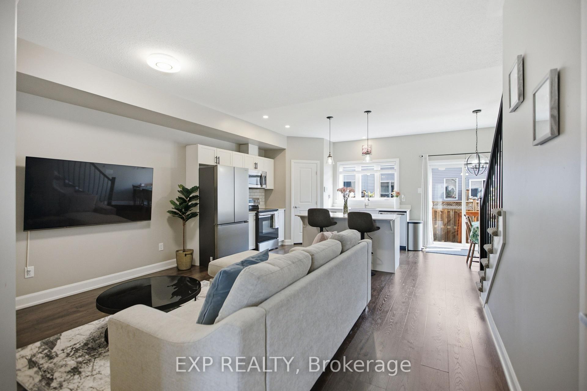 Photo 6 of 42 Vimy Ridge Crescent, Arnprior, Arnprior — HOMEH