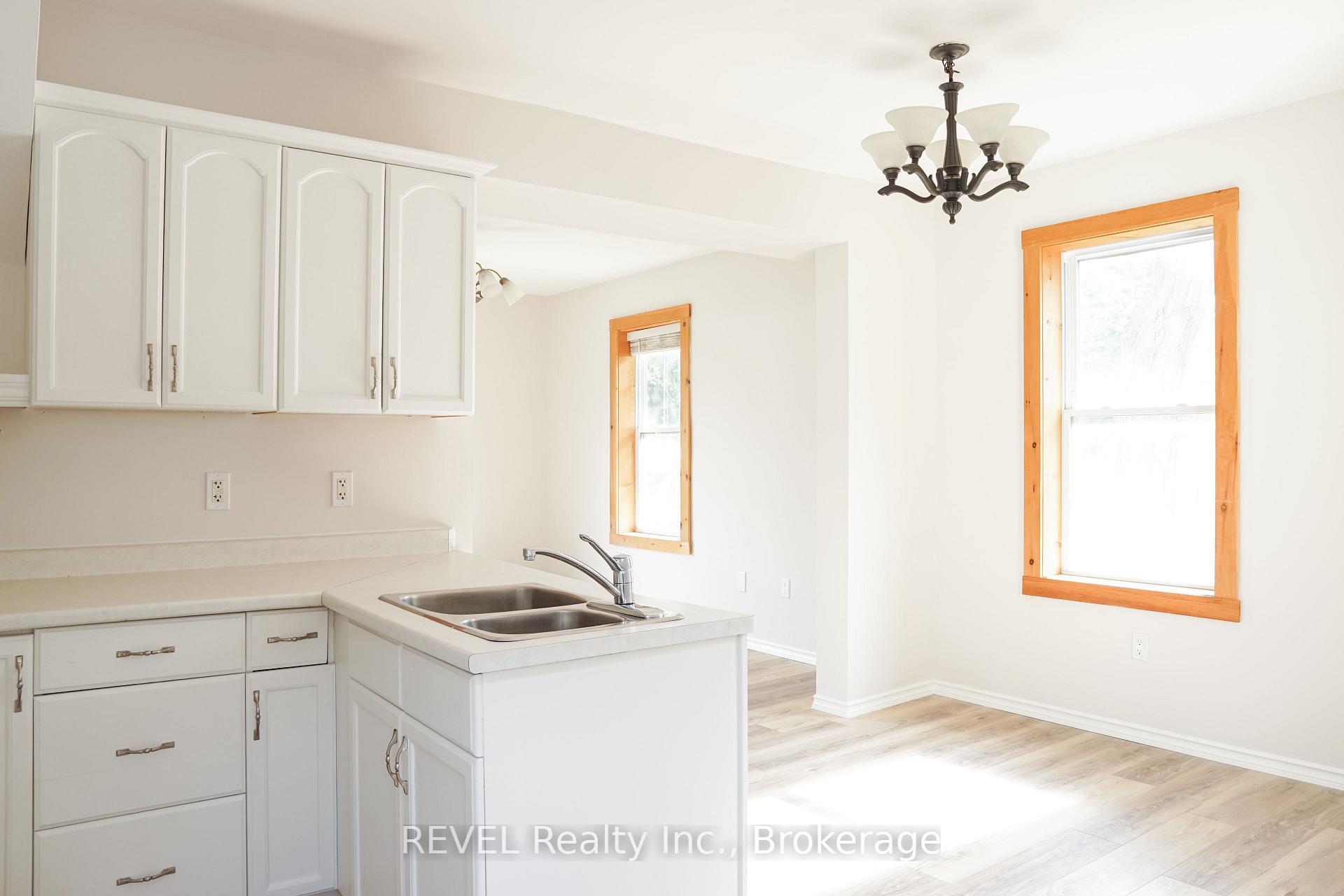 Photo 1 of 387 Glendale Avenue, St. Catharines, Secord Woods — HOMEH