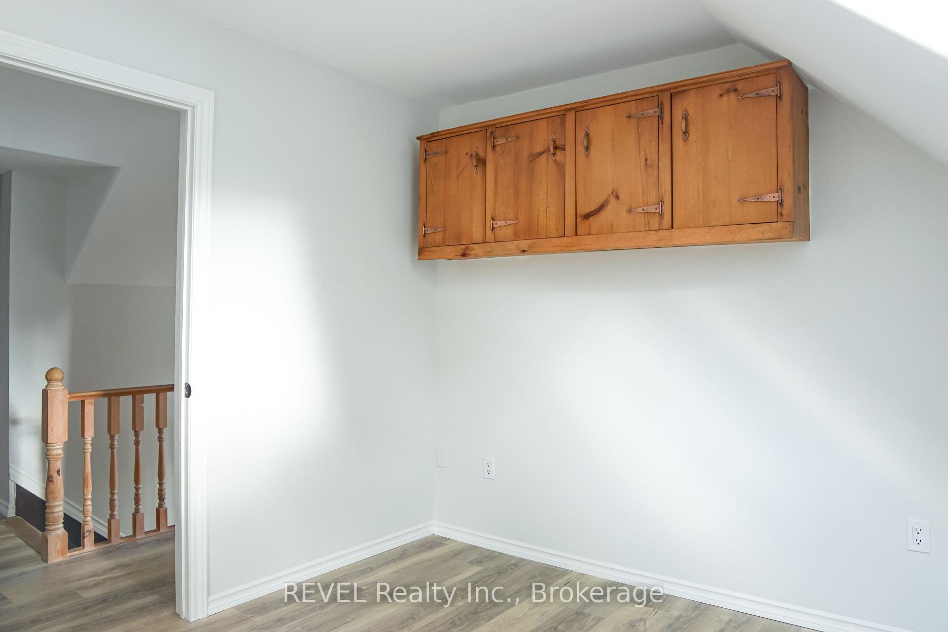 Photo 26 of 387 Glendale Avenue, St. Catharines, Secord Woods — HOMEH