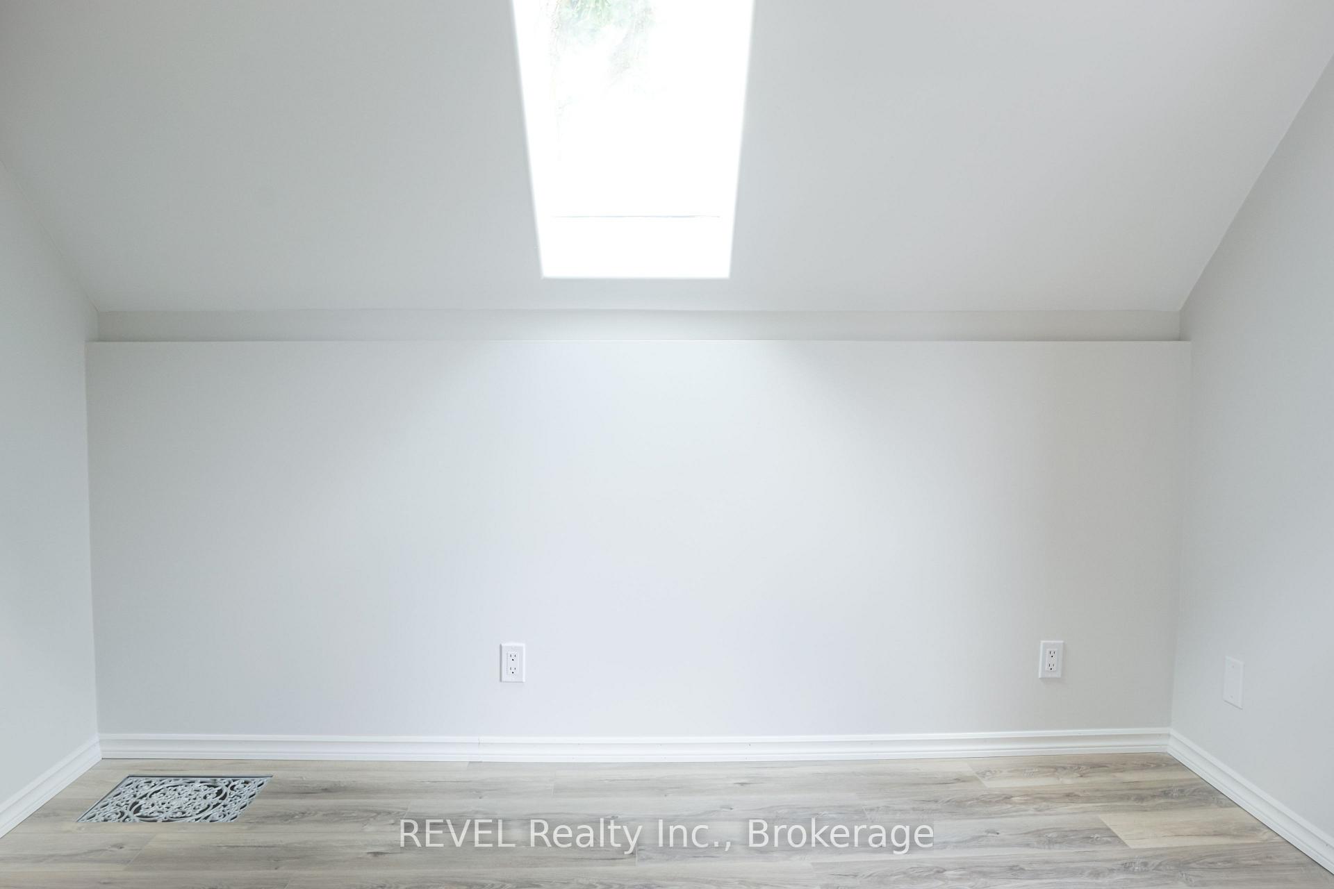 Photo 30 of 387 Glendale Avenue, St. Catharines, Secord Woods — HOMEH