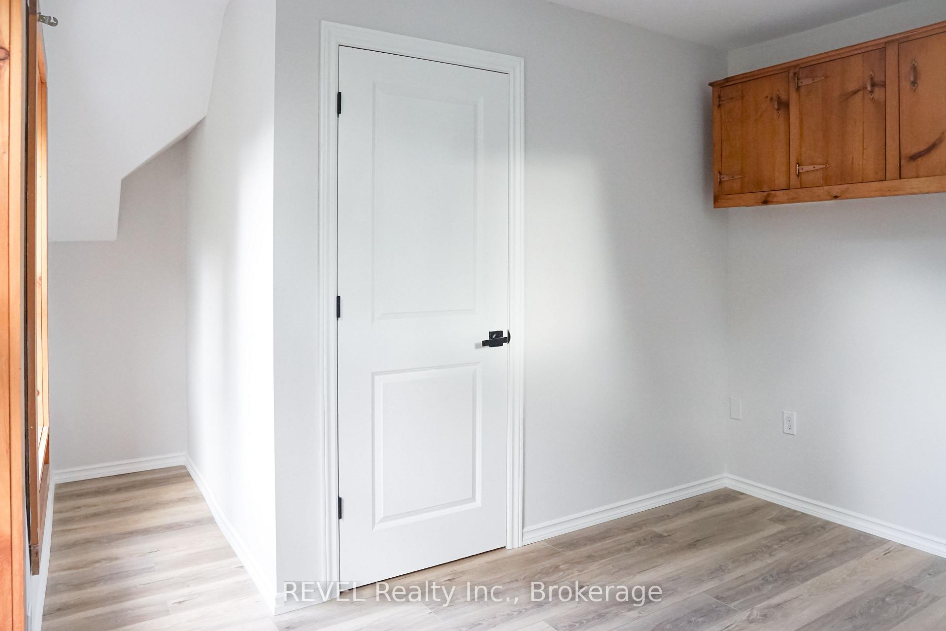 Photo 33 of 387 Glendale Avenue, St. Catharines, Secord Woods — HOMEH