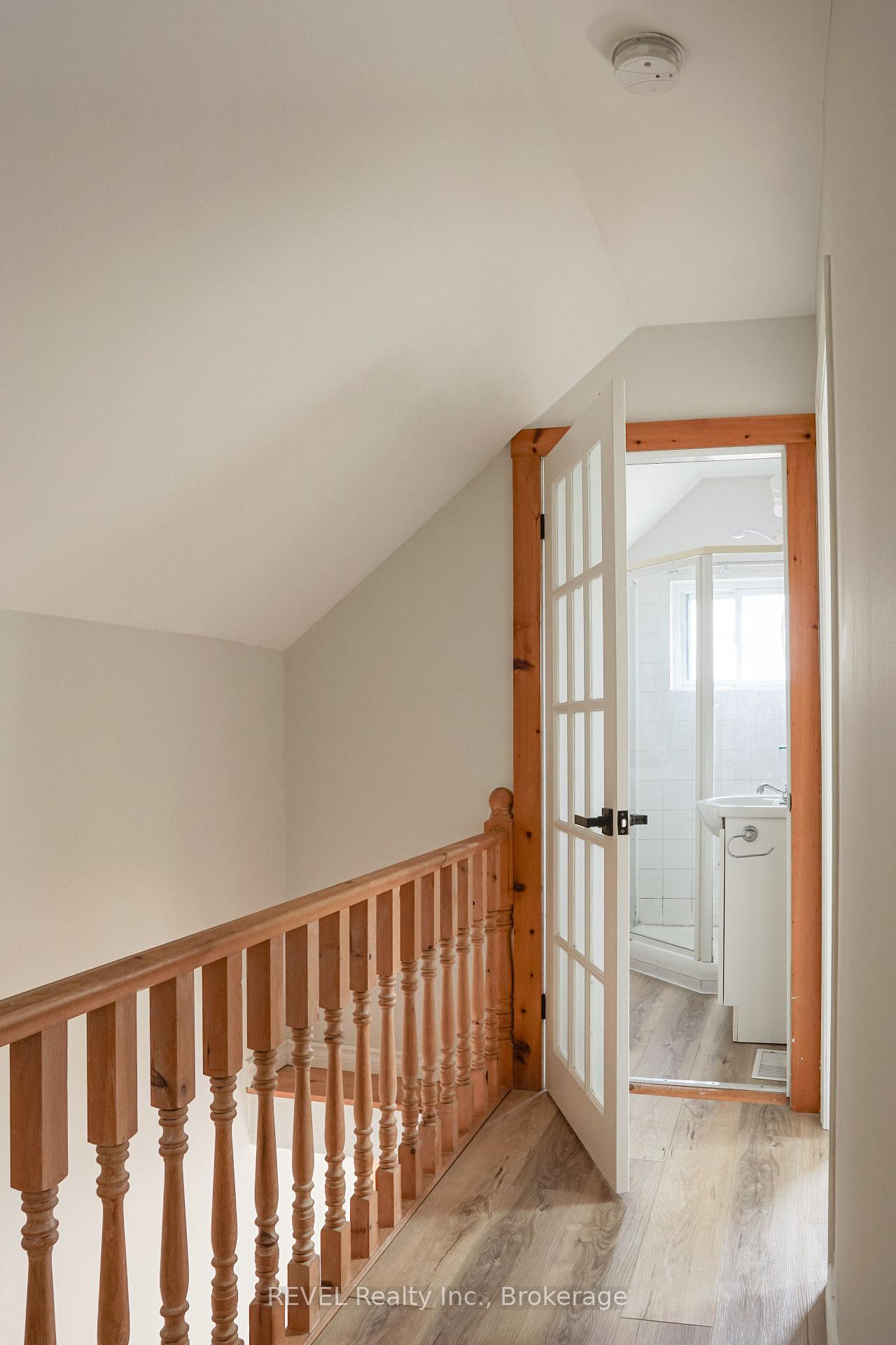 Photo 35 of 387 Glendale Avenue, St. Catharines, Secord Woods — HOMEH