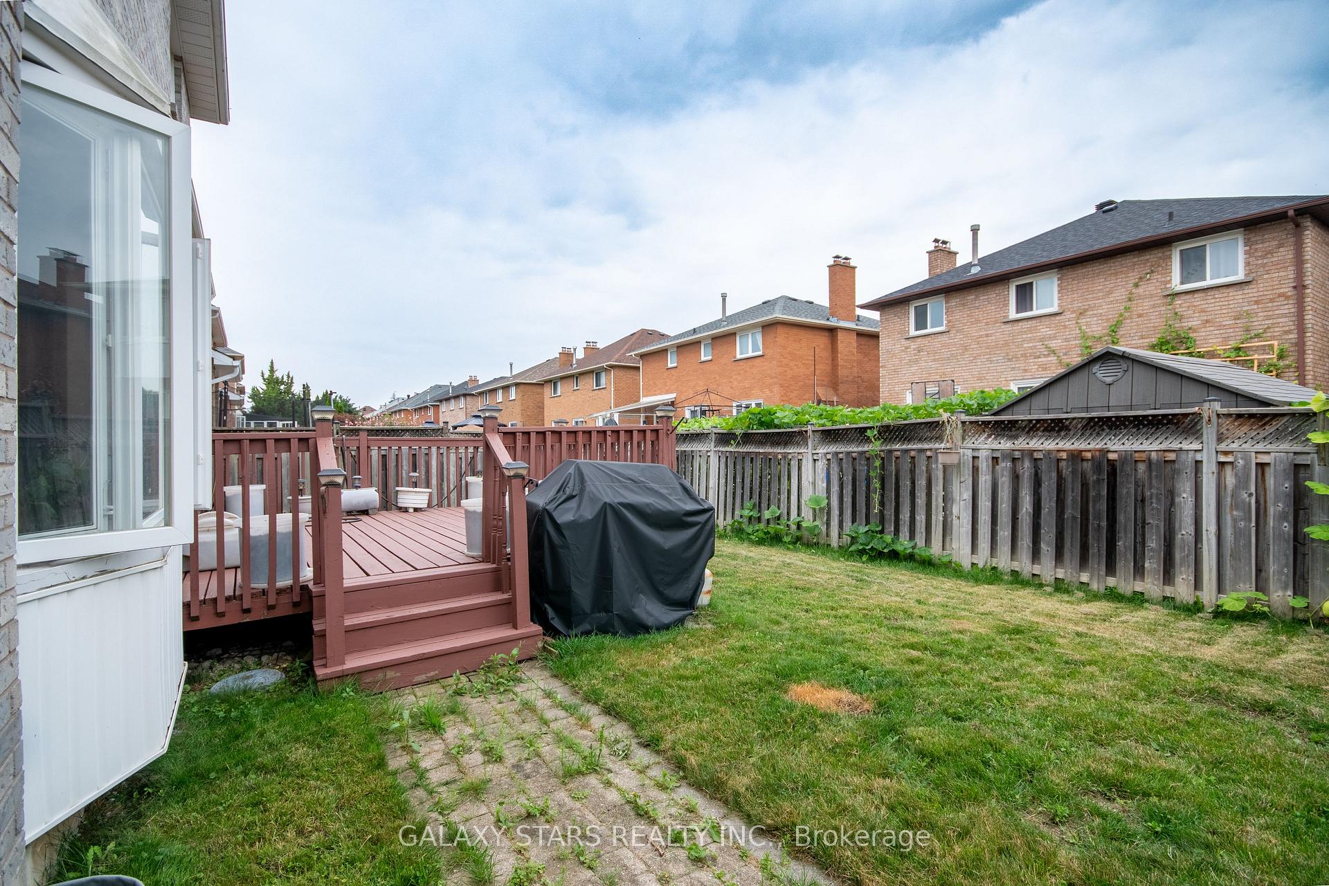 Photo 6 of 28 Claircrest Road, Markham, Middlefield — HOMEH