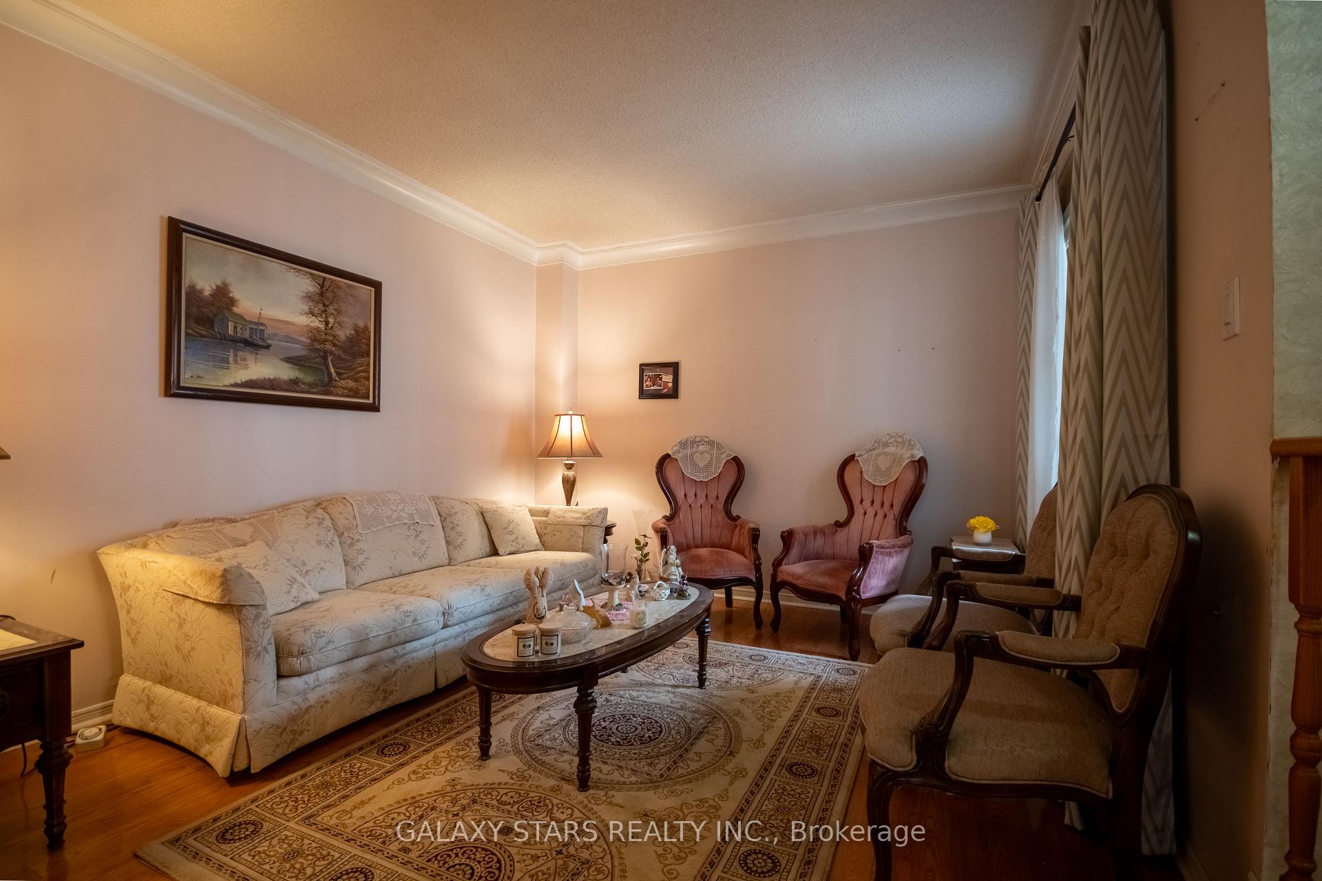 Photo 9 of 28 Claircrest Road, Markham, Middlefield — HOMEH