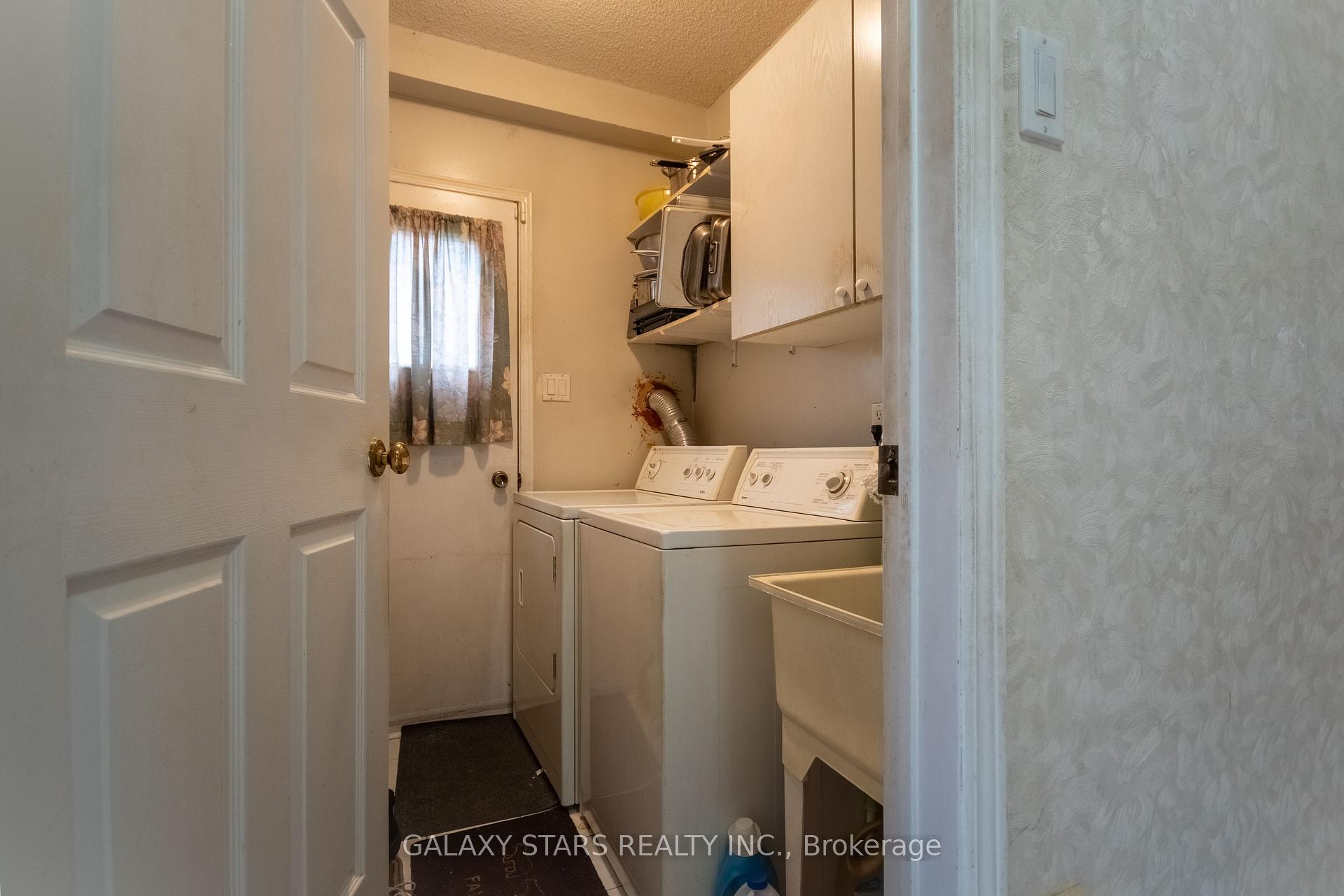 Photo 14 of 28 Claircrest Road, Markham, Middlefield — HOMEH