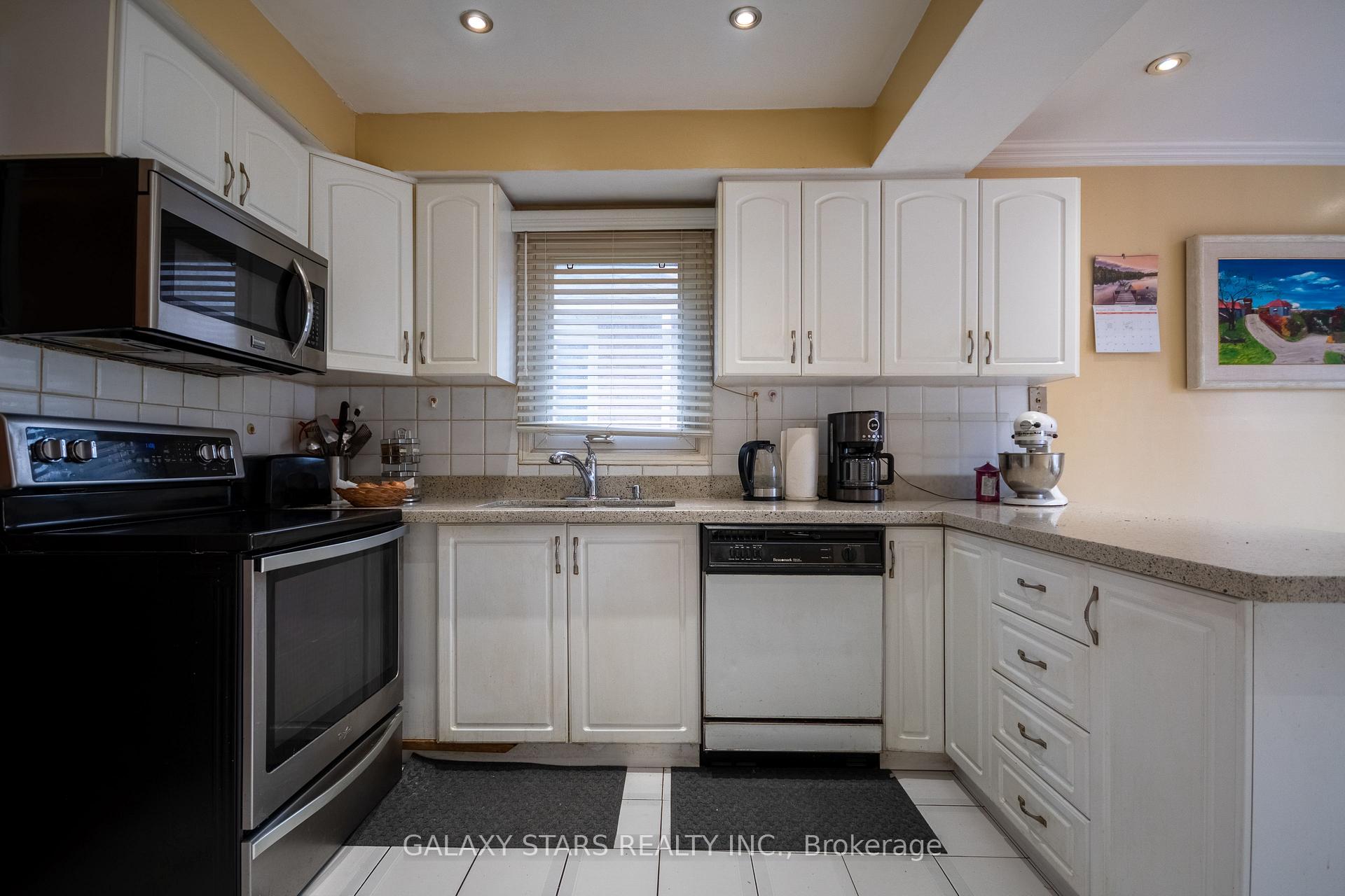 Photo 20 of 28 Claircrest Road, Markham, Middlefield — HOMEH