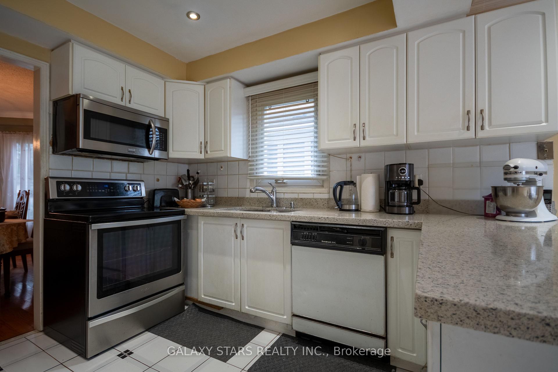 Photo 21 of 28 Claircrest Road, Markham, Middlefield — HOMEH