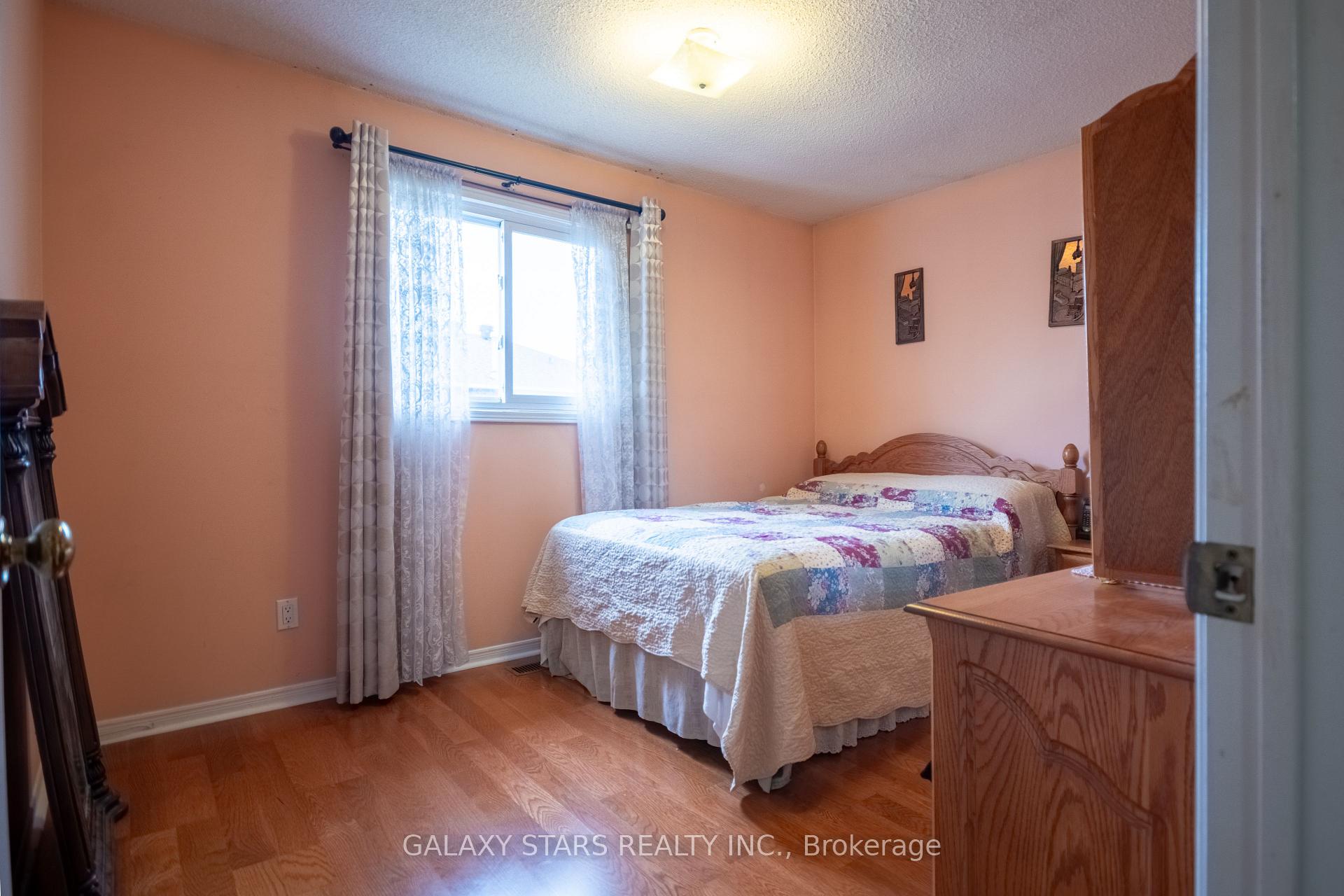 Photo 22 of 28 Claircrest Road, Markham, Middlefield — HOMEH