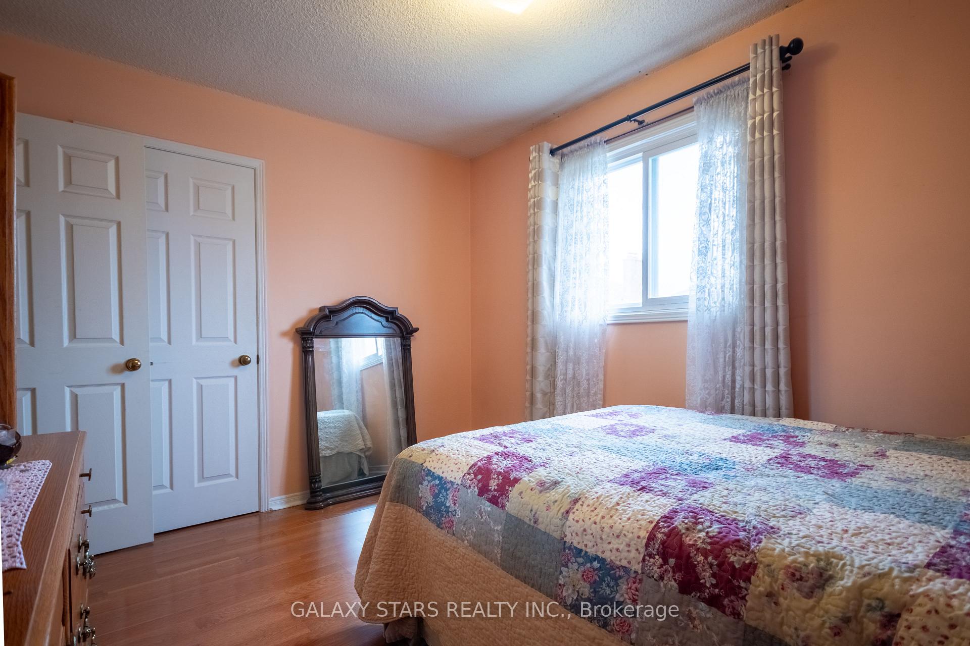 Photo 23 of 28 Claircrest Road, Markham, Middlefield — HOMEH