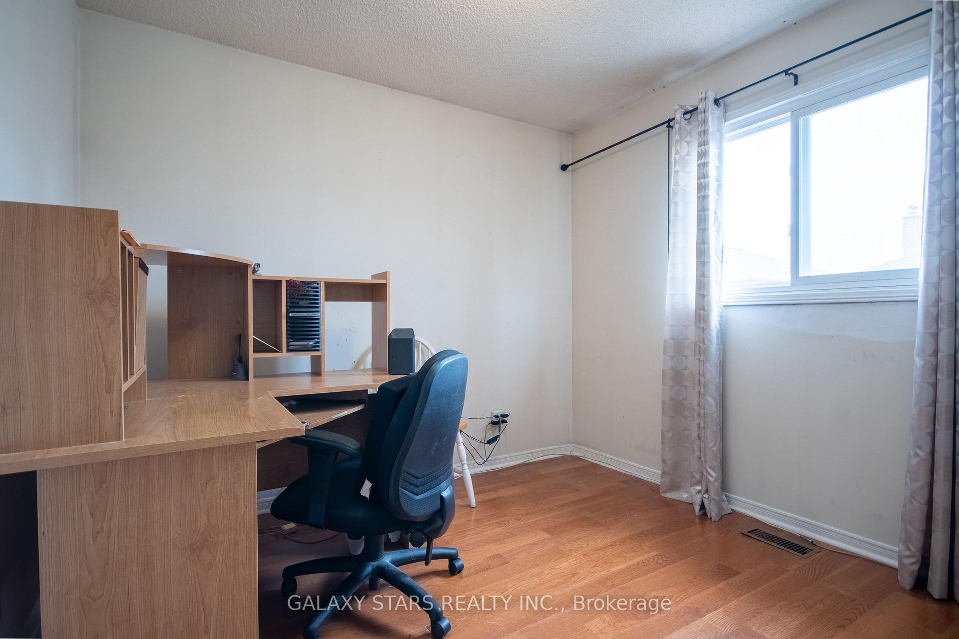 Photo 25 of 28 Claircrest Road, Markham, Middlefield — HOMEH