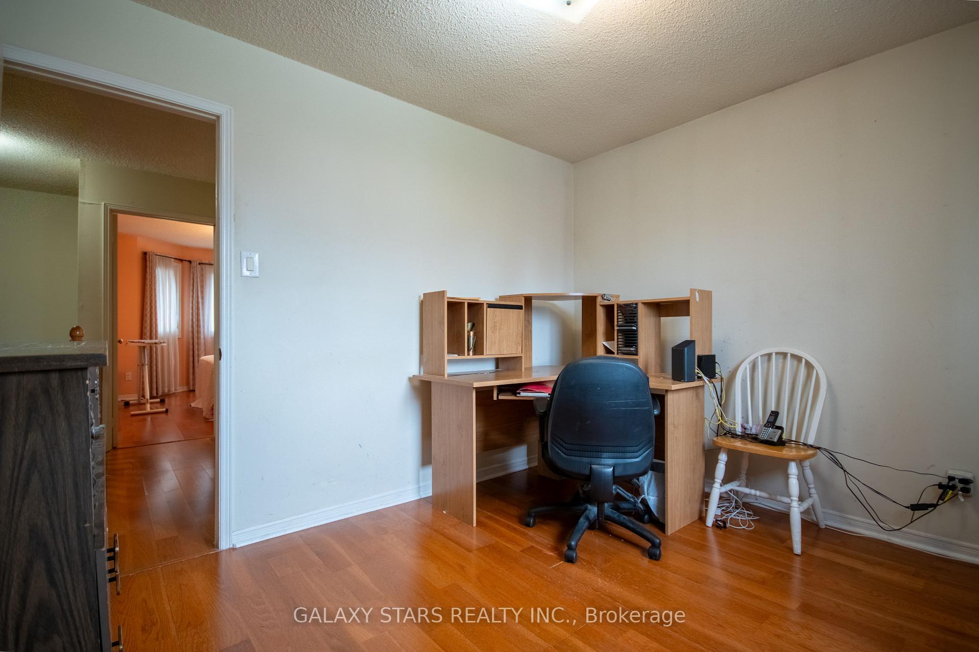Photo 26 of 28 Claircrest Road, Markham, Middlefield — HOMEH