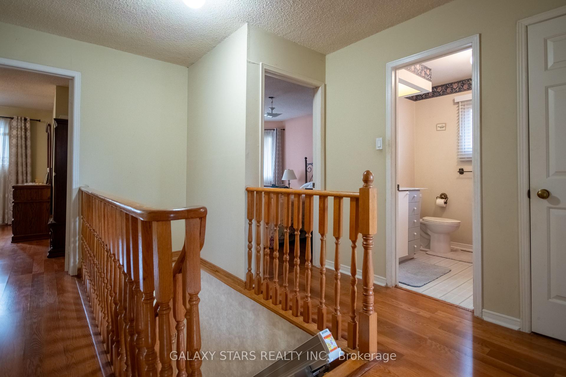 Photo 36 of 28 Claircrest Road, Markham, Middlefield — HOMEH