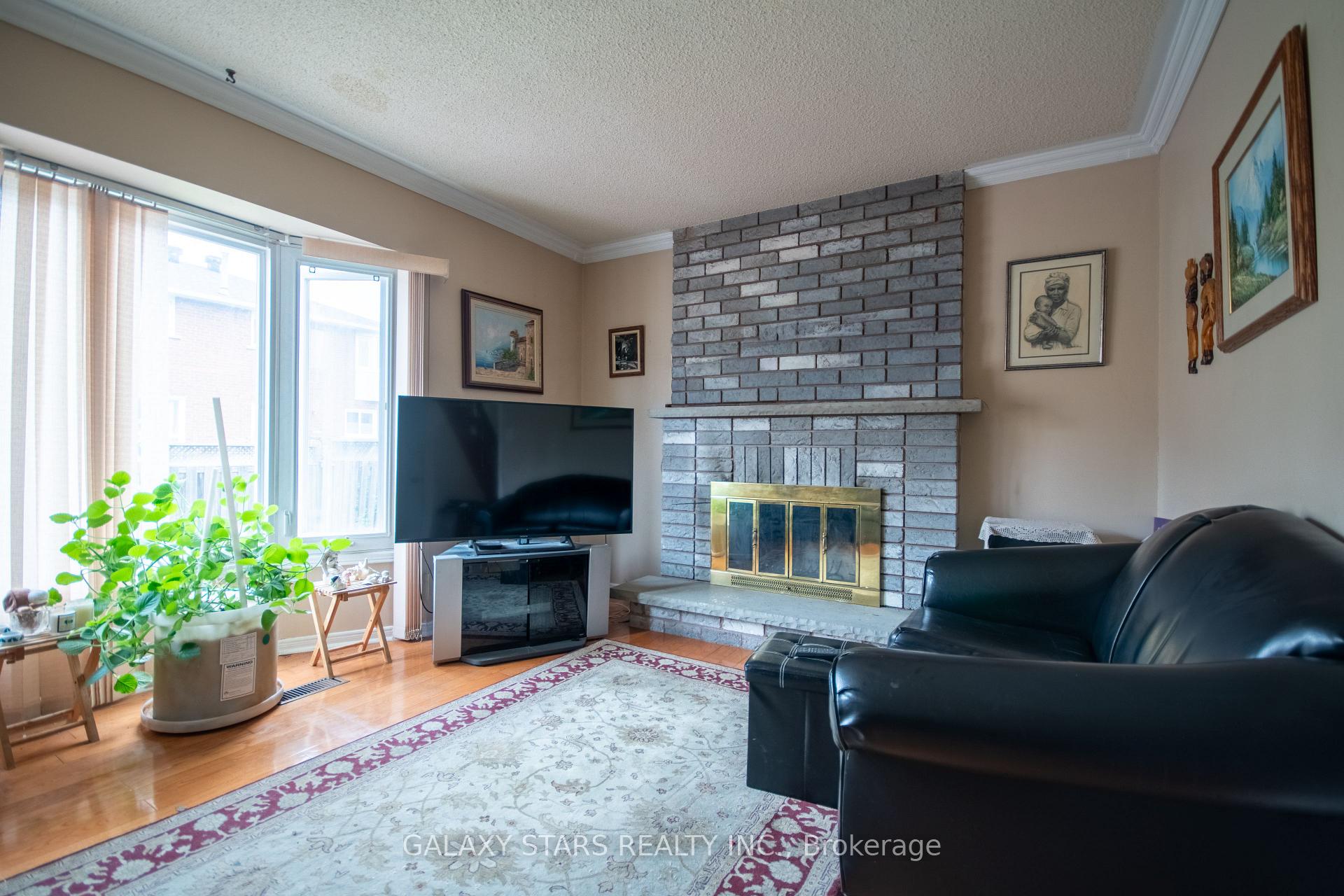 Photo 38 of 28 Claircrest Road, Markham, Middlefield — HOMEH