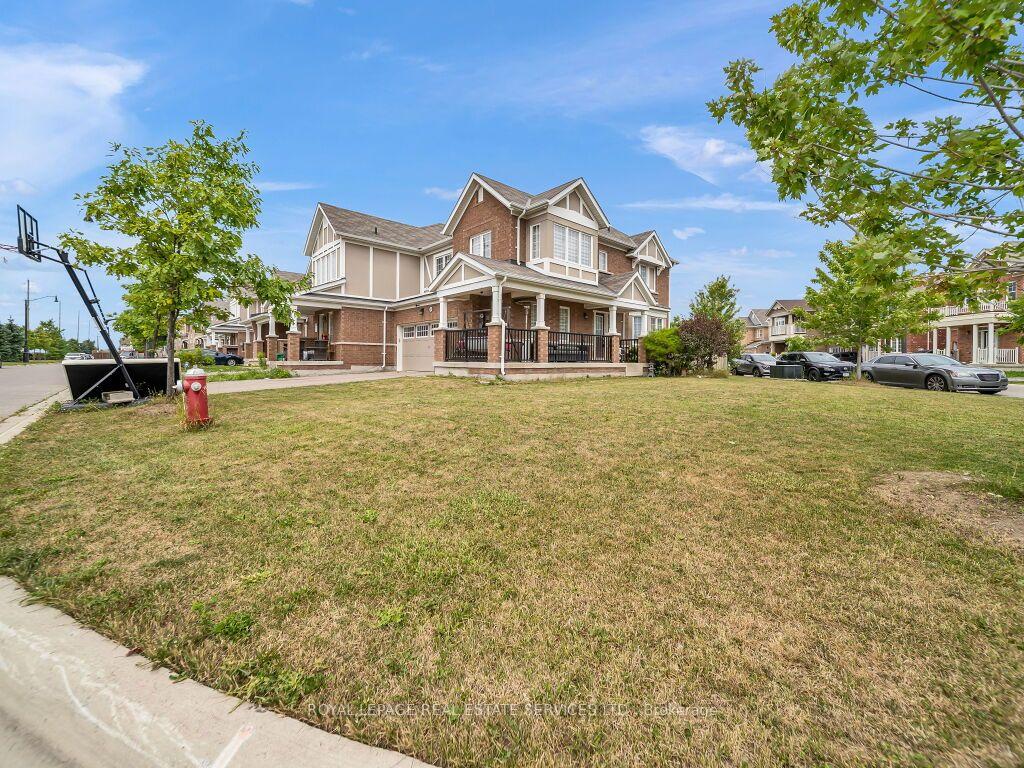 Photo 2 of 61 Rockbrook Trail, Brampton, Northwest Brampton — HOMEH