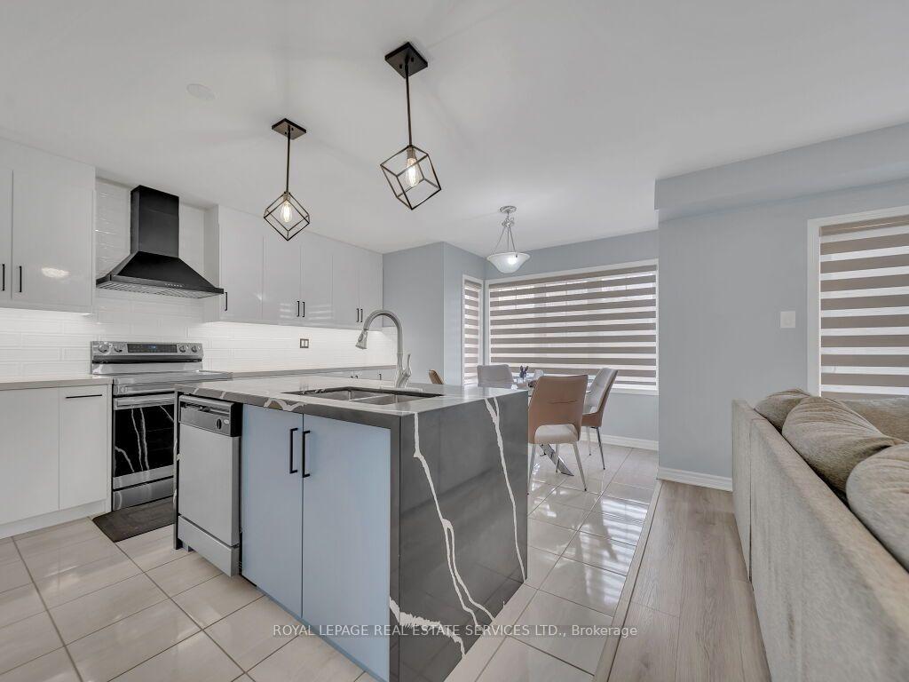 Photo 12 of 61 Rockbrook Trail, Brampton, Northwest Brampton — HOMEH