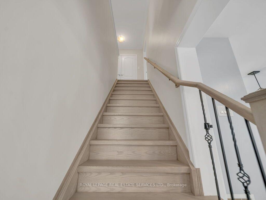 Photo 18 of 61 Rockbrook Trail, Brampton, Northwest Brampton — HOMEH