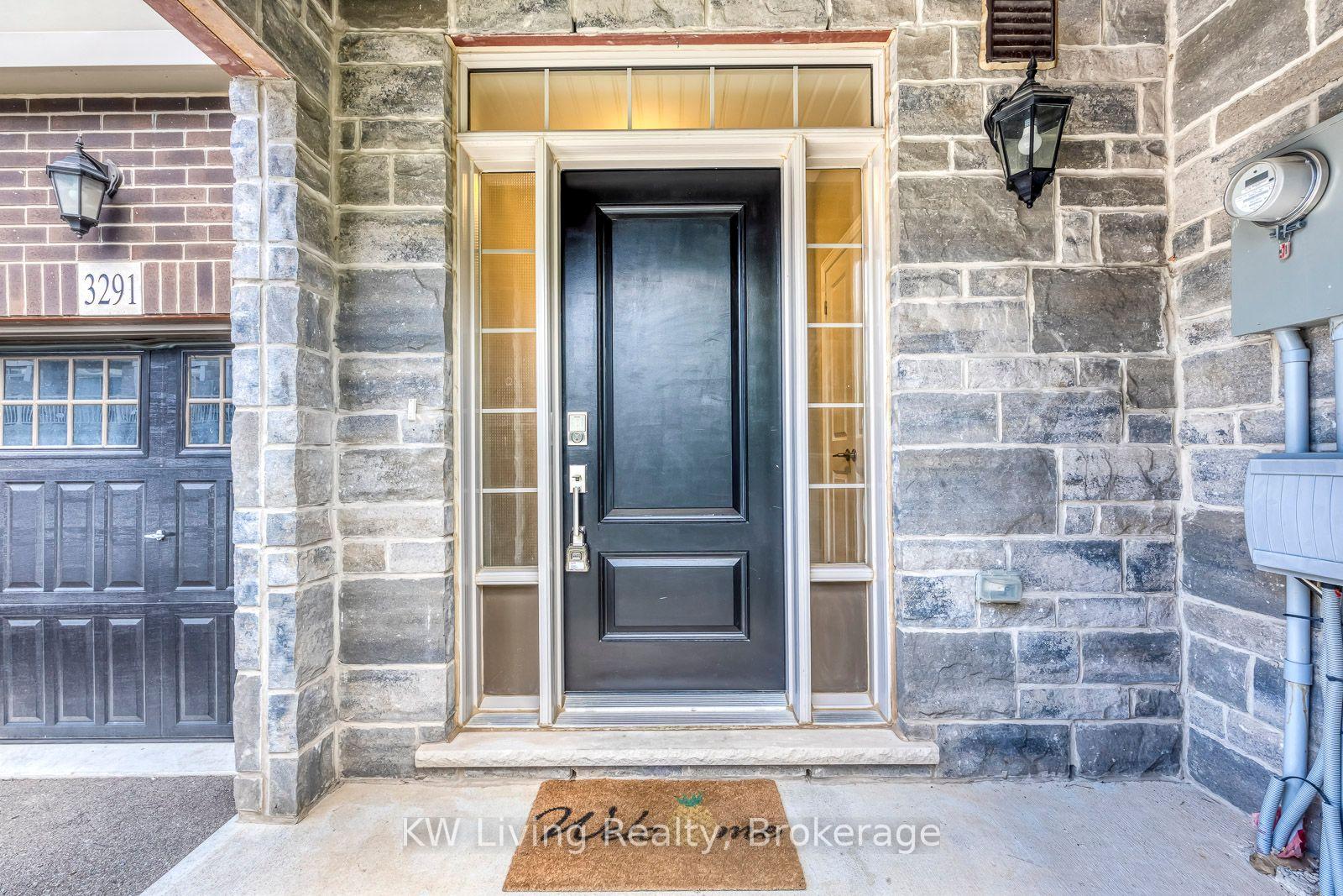 Photo 2 of 3291 Mockingbird Common, Oakville, Joshua Meadows — HOMEH