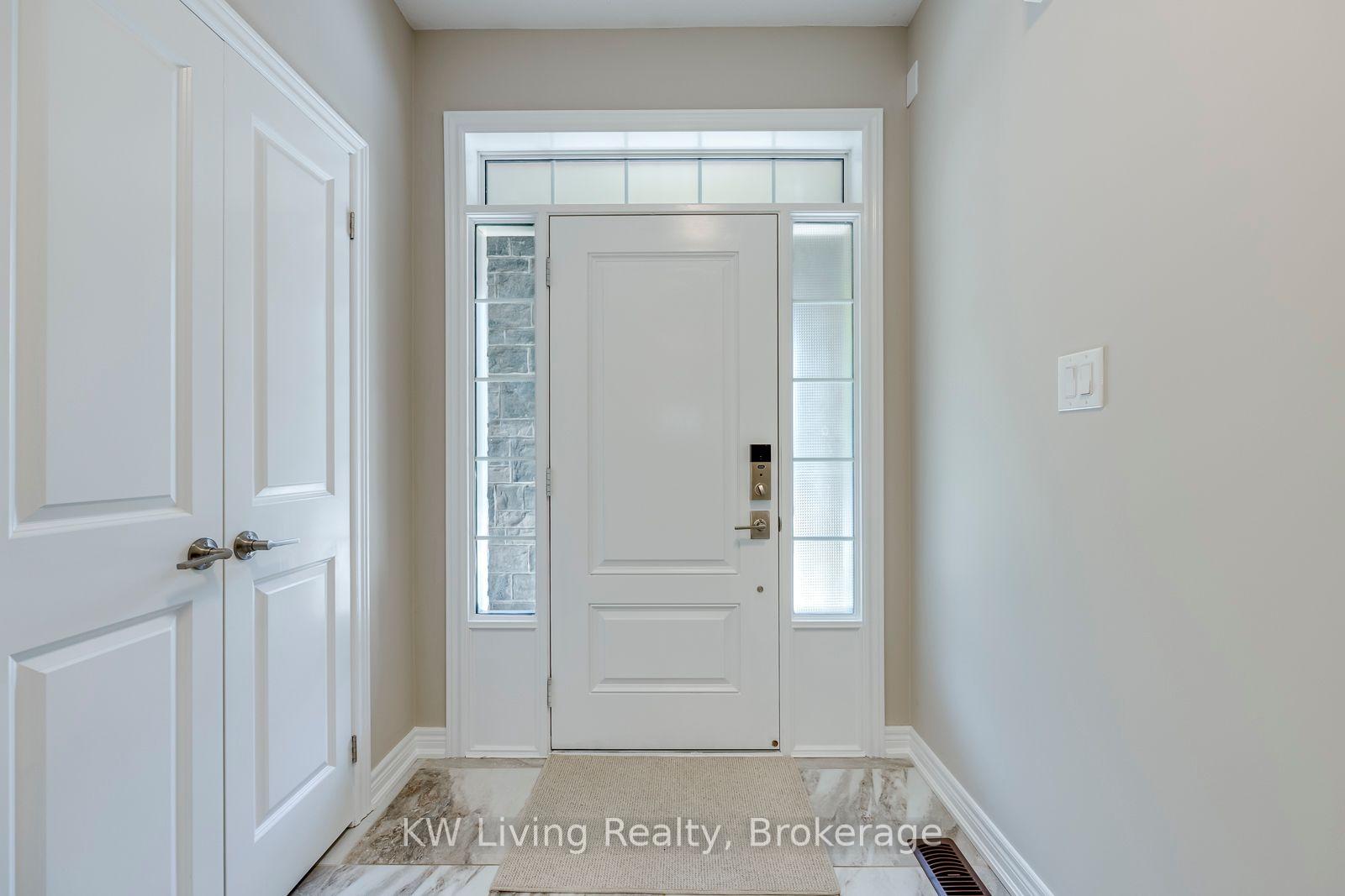 Photo 3 of 3291 Mockingbird Common, Oakville, Joshua Meadows — HOMEH