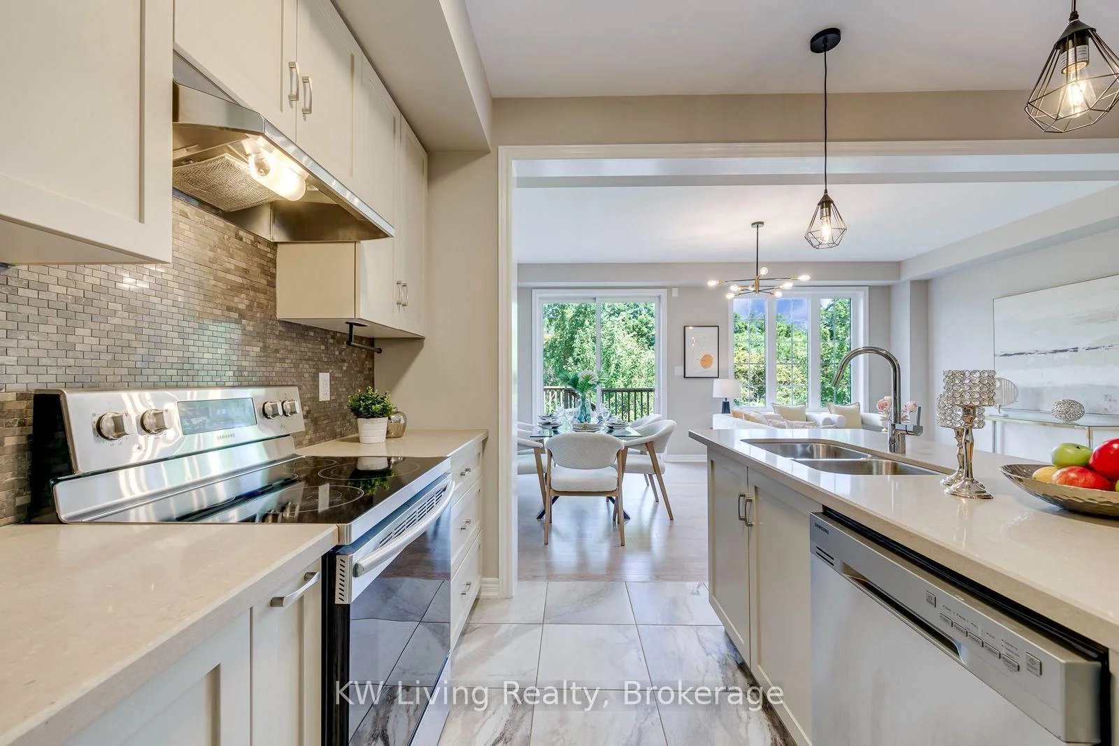 Photo 10 of 3291 Mockingbird Common, Oakville, Joshua Meadows — HOMEH