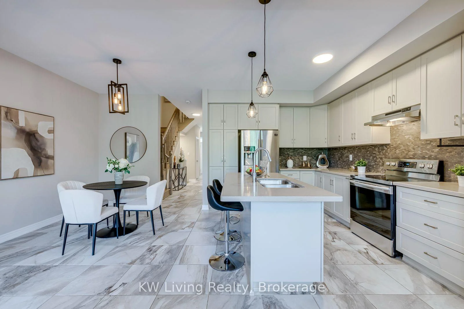 Photo 14 of 3291 Mockingbird Common, Oakville, Joshua Meadows — HOMEH