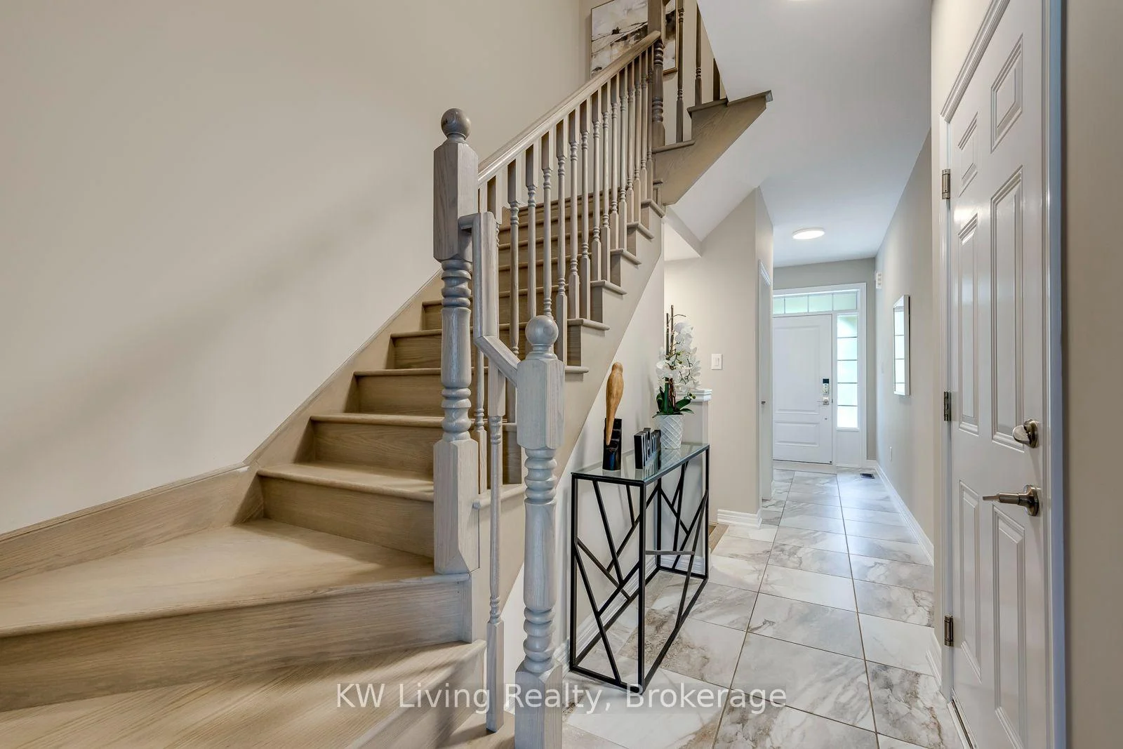 Photo 18 of 3291 Mockingbird Common, Oakville, Joshua Meadows — HOMEH