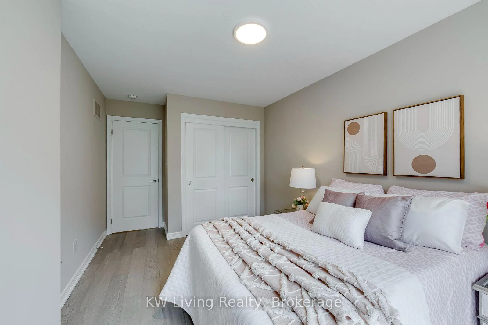 Photo 27 of 3291 Mockingbird Common, Oakville, Joshua Meadows — HOMEH
