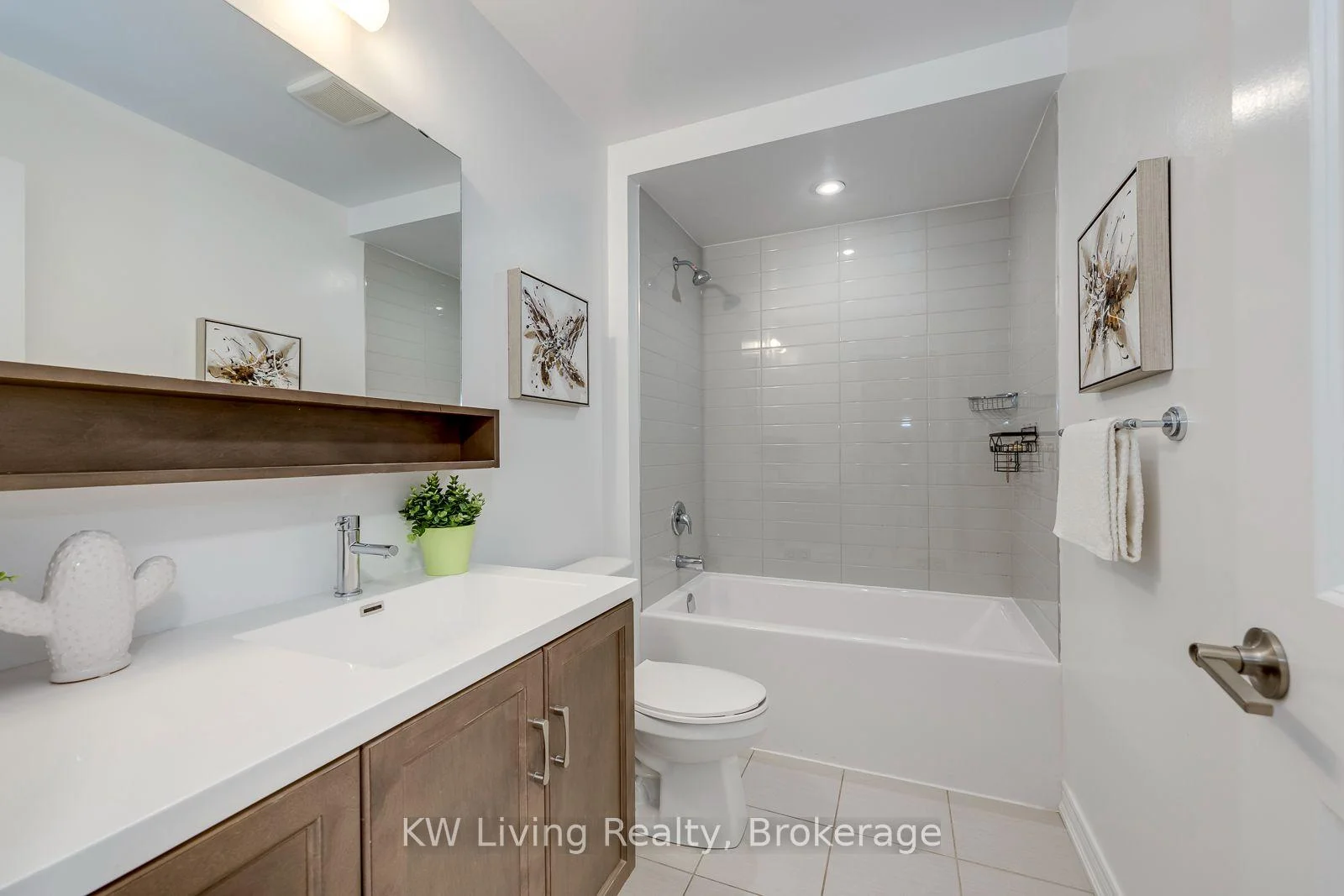Photo 28 of 3291 Mockingbird Common, Oakville, Joshua Meadows — HOMEH