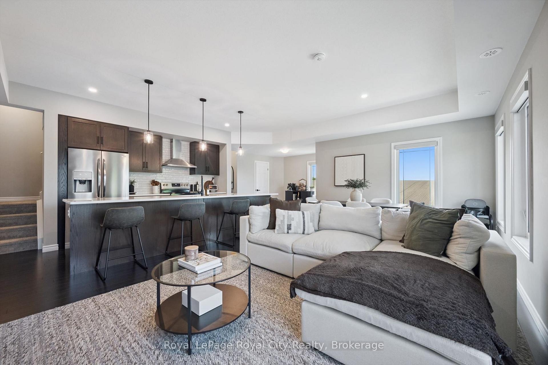 Photo 2 of Unit 58, 107 Westra Drive, Guelph, Willow West/Sugarbush/West Acres — HOMEH