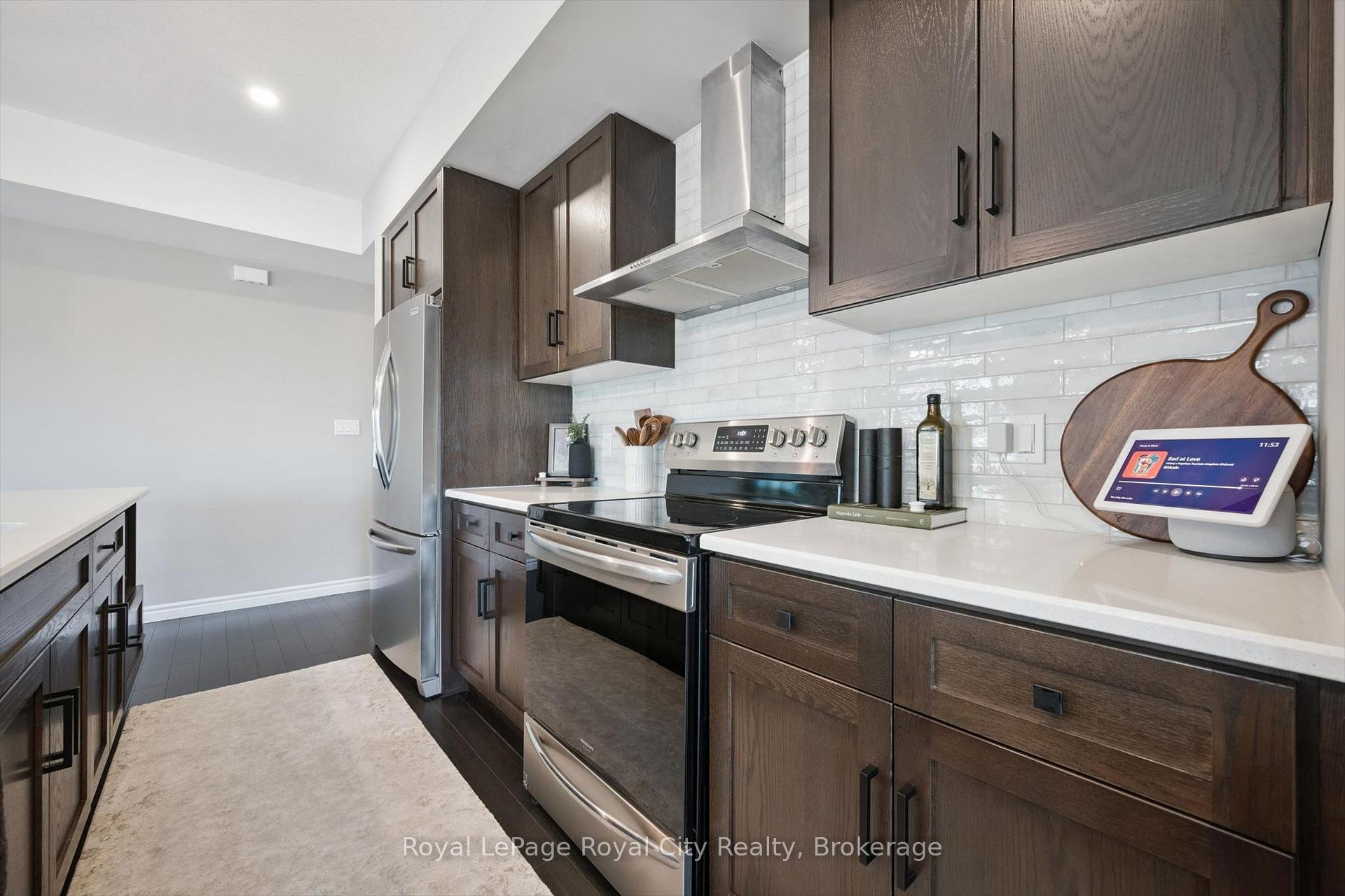 Photo 4 of Unit 58, 107 Westra Drive, Guelph, Willow West/Sugarbush/West Acres — HOMEH