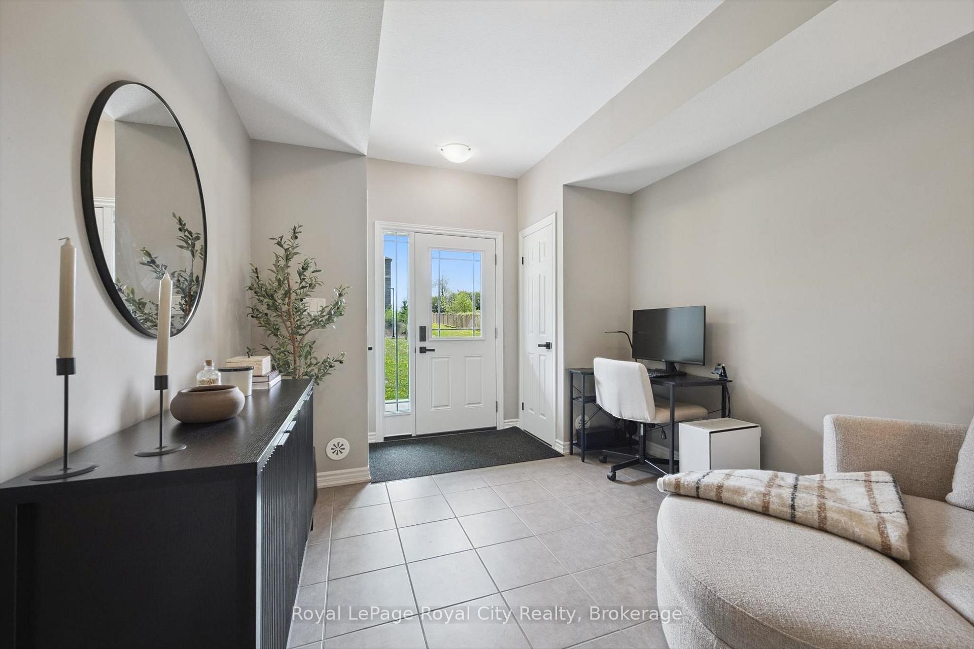 Photo 8 of Unit 58, 107 Westra Drive, Guelph, Willow West/Sugarbush/West Acres — HOMEH