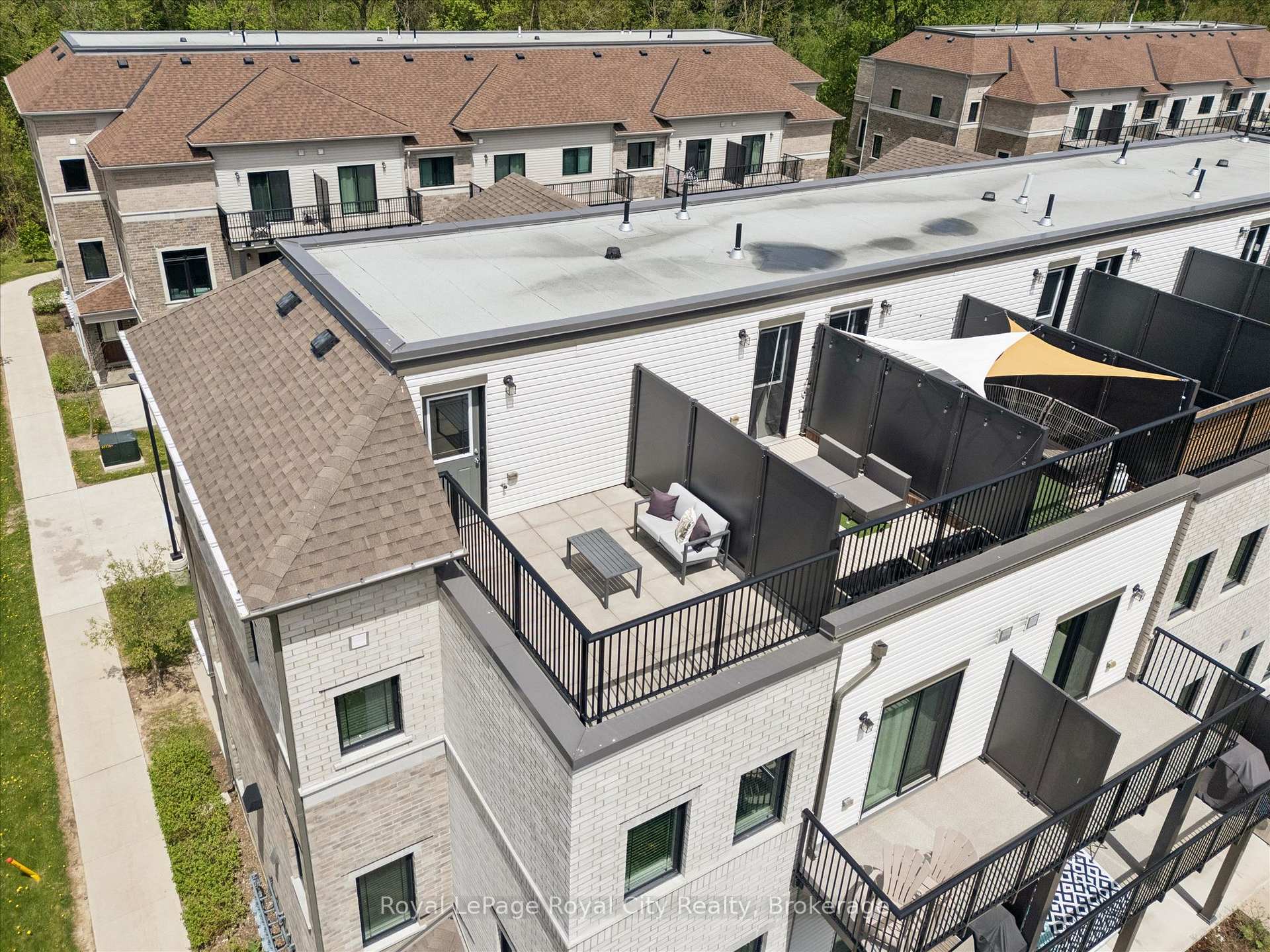 Photo 36 of Unit 58, 107 Westra Drive, Guelph, Willow West/Sugarbush/West Acres — HOMEH