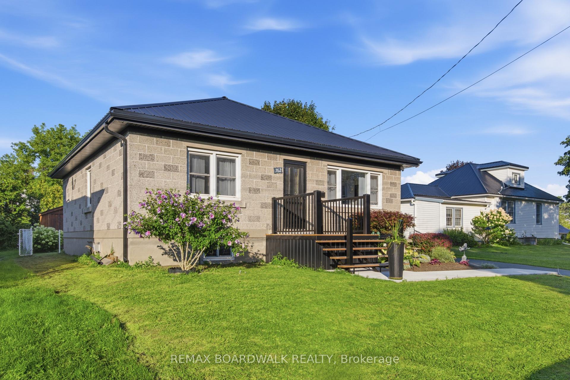 Photo 4 of 762 St Lawrence Street, Prescott, Prescott — HOMEH