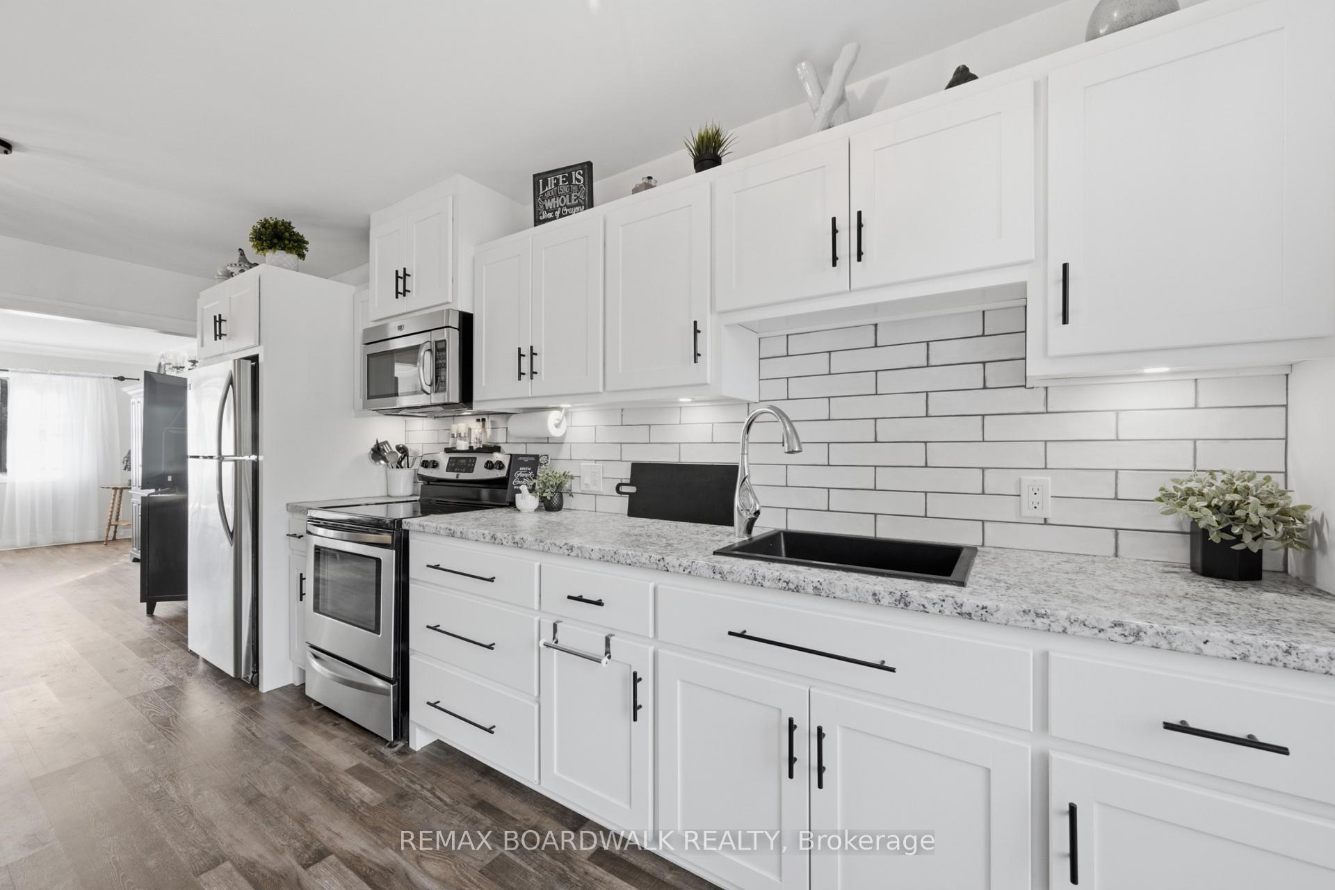 Photo 19 of 762 St Lawrence Street, Prescott, Prescott — HOMEH