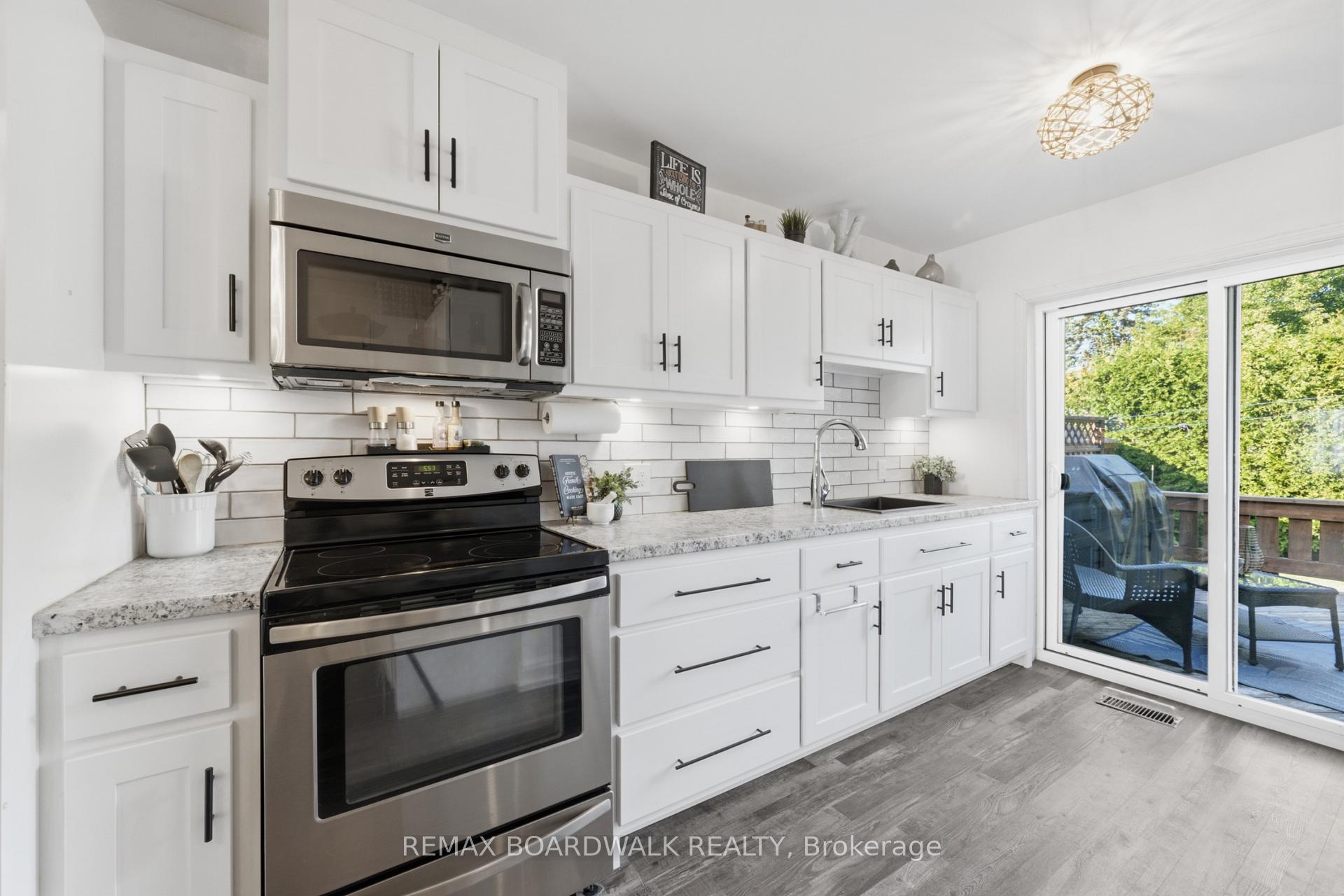 Photo 20 of 762 St Lawrence Street, Prescott, Prescott — HOMEH