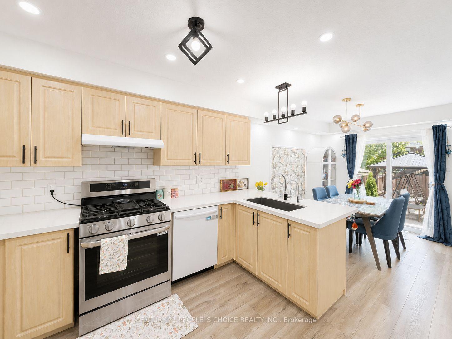 Photo 7 of 504 Doon Drive S, Kitchener, Doon South — HOMEH