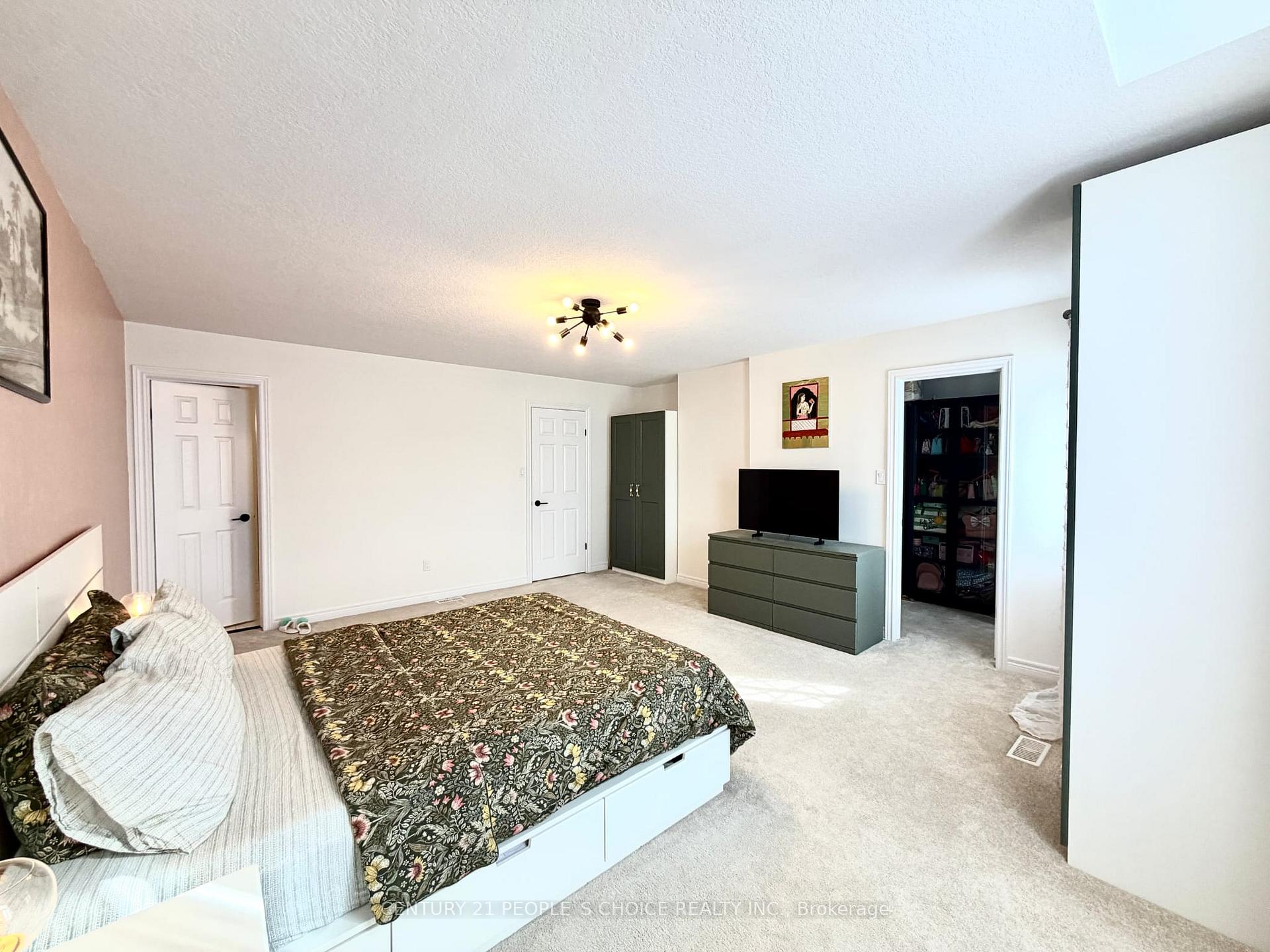 Photo 16 of 504 Doon Drive S, Kitchener, Doon South — HOMEH