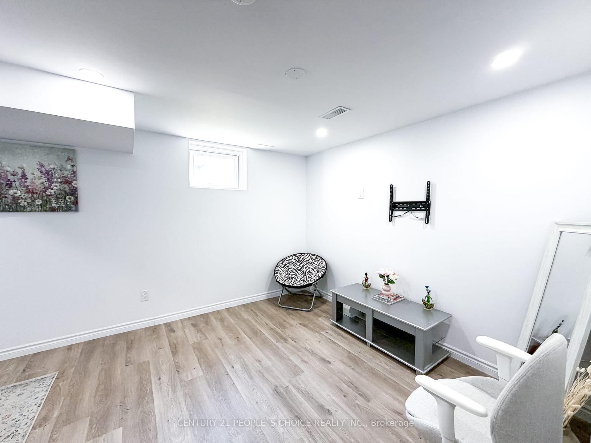 Photo 25 of 504 Doon Drive S, Kitchener, Doon South — HOMEH