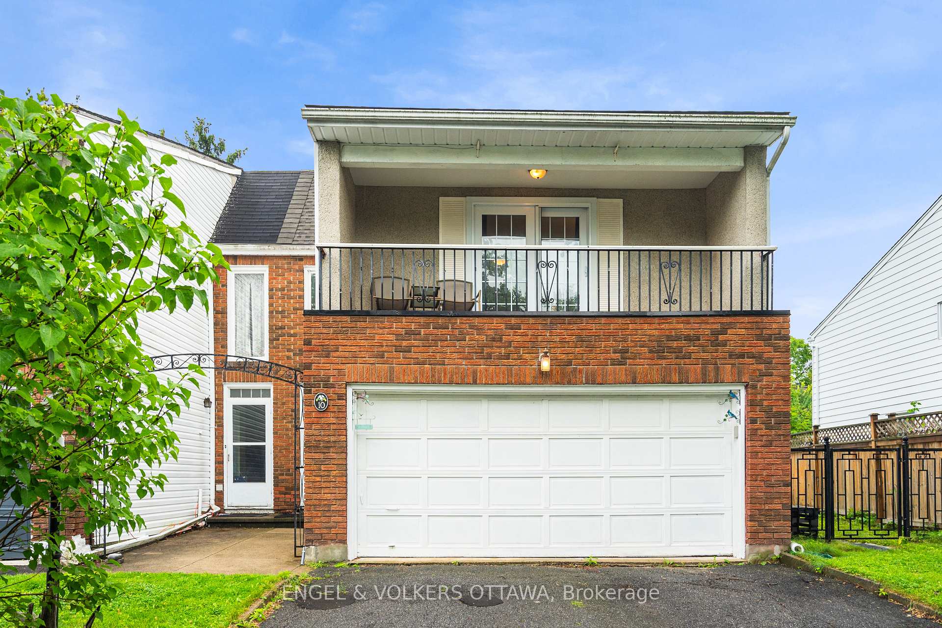 Photo 2 of 10 Estelle Crescent, Ottawa, Sheahan Estates/Trend Village — HOMEH