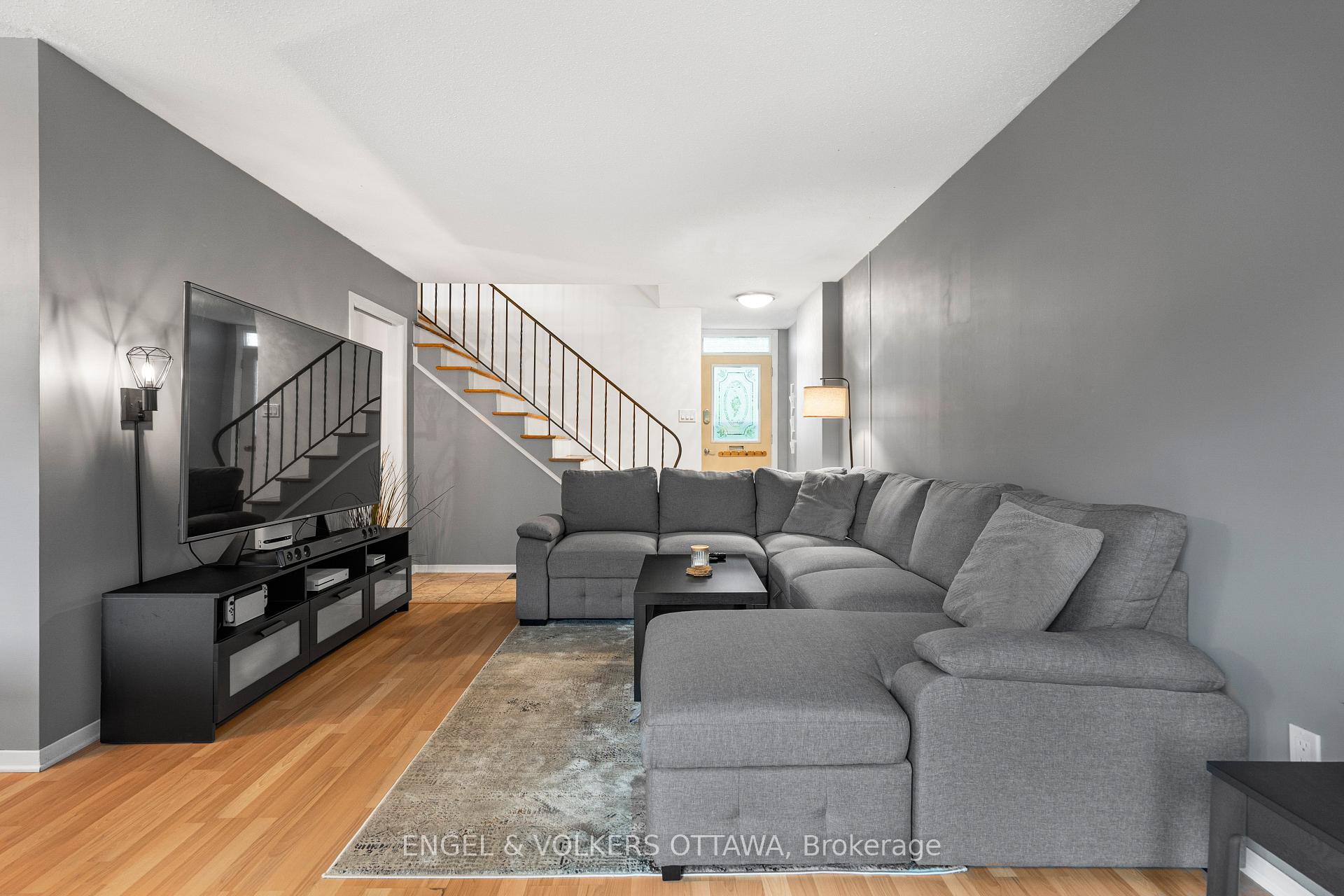 Photo 10 of 10 Estelle Crescent, Ottawa, Sheahan Estates/Trend Village — HOMEH