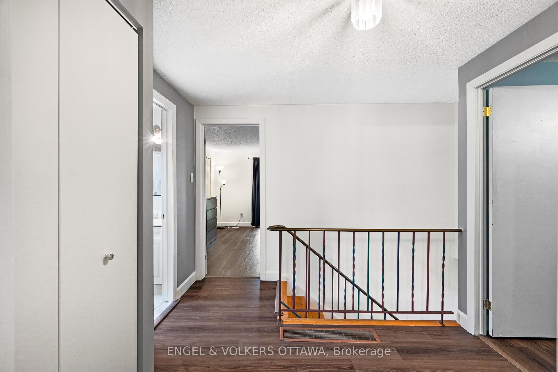 Photo 28 of 10 Estelle Crescent, Ottawa, Sheahan Estates/Trend Village — HOMEH