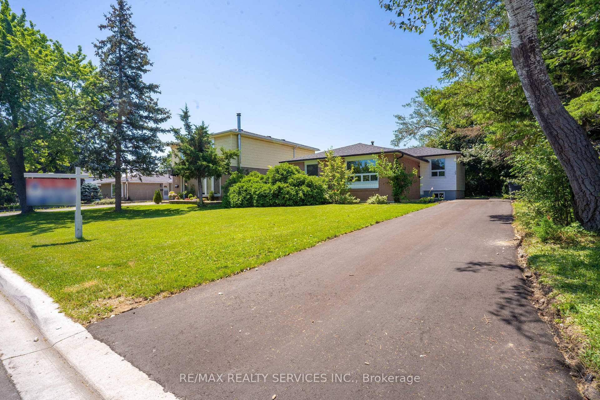 Photo 2 of Unit Upper Level, 23 Fidelia Crescent, Brampton, Southgate — HOMEH