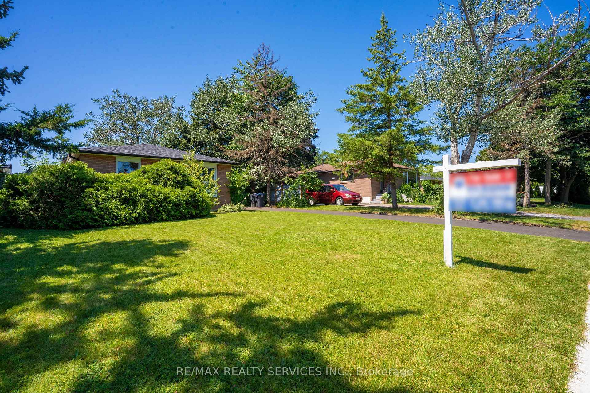 Photo 3 of Unit Upper Level, 23 Fidelia Crescent, Brampton, Southgate — HOMEH