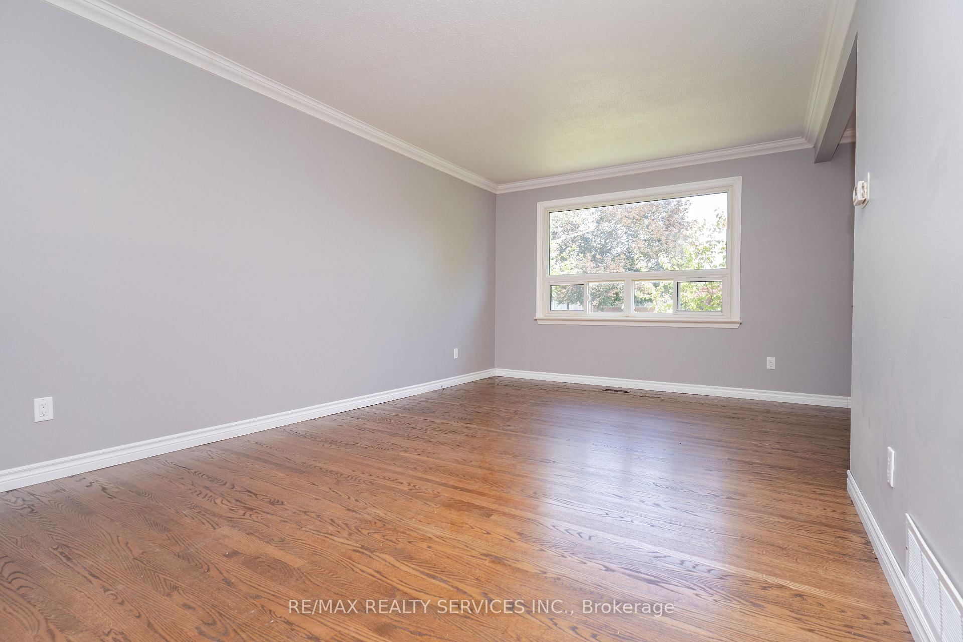 Photo 8 of Unit Upper Level, 23 Fidelia Crescent, Brampton, Southgate — HOMEH
