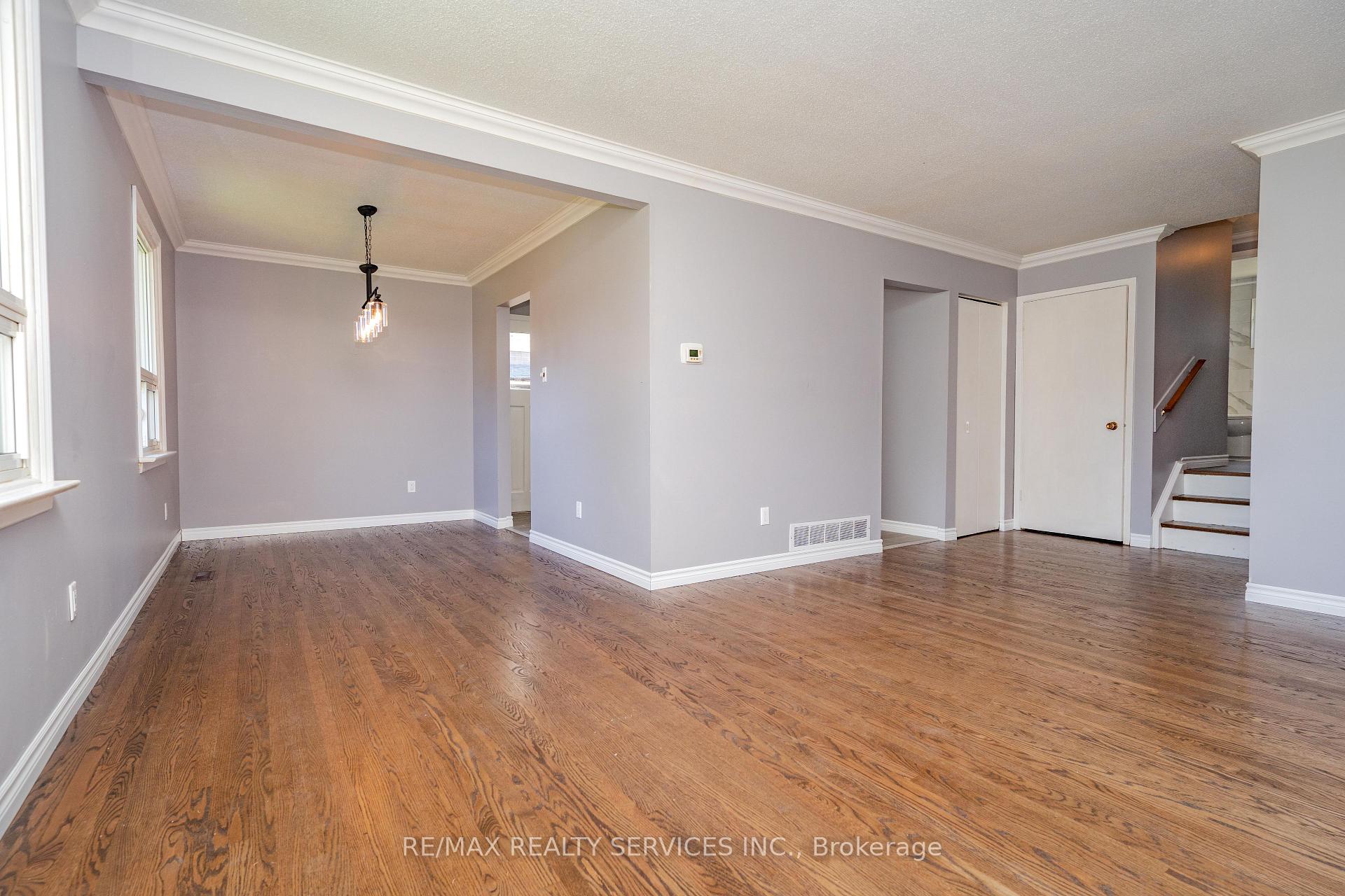 Photo 10 of Unit Upper Level, 23 Fidelia Crescent, Brampton, Southgate — HOMEH