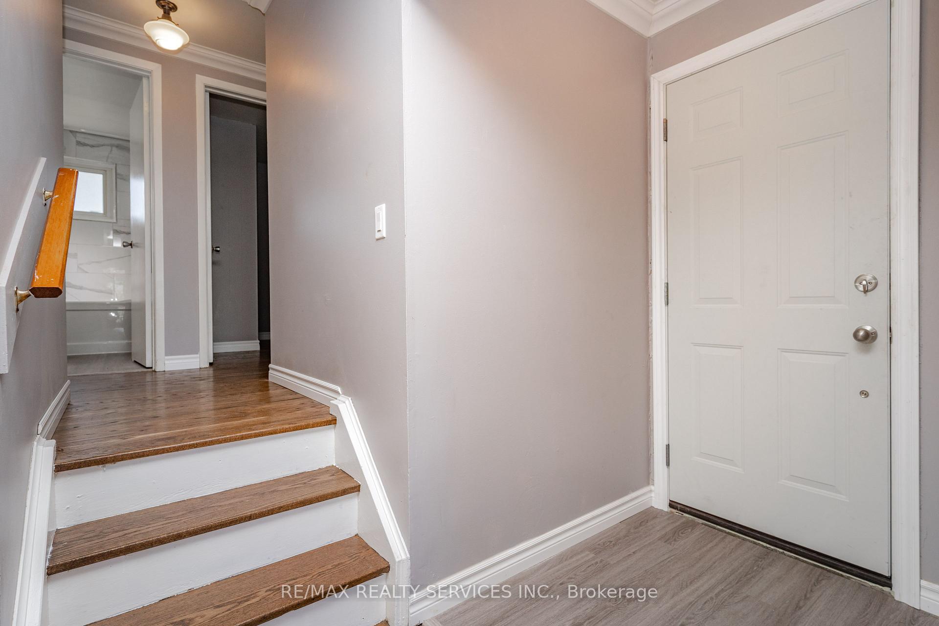 Photo 18 of Unit Upper Level, 23 Fidelia Crescent, Brampton, Southgate — HOMEH
